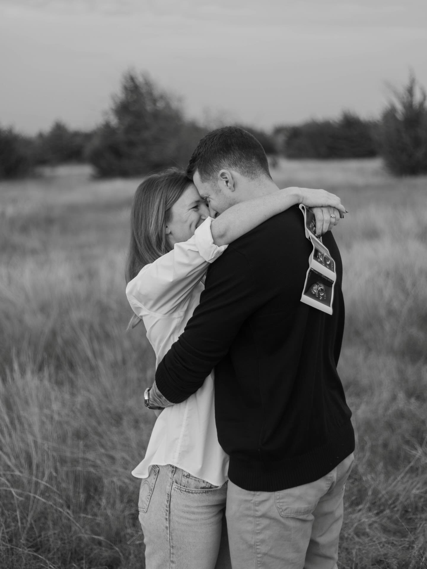 The best sessions with the baby bumps!!🤍

#2026 
 #Dallasweddingphotographer #fortworthwedding #engagementshoot #texasphoto #fortworthphotography  #texaswedding #proposalphotographer  #arizonaphotography  #dallasengagementphotographer #weddingdress 