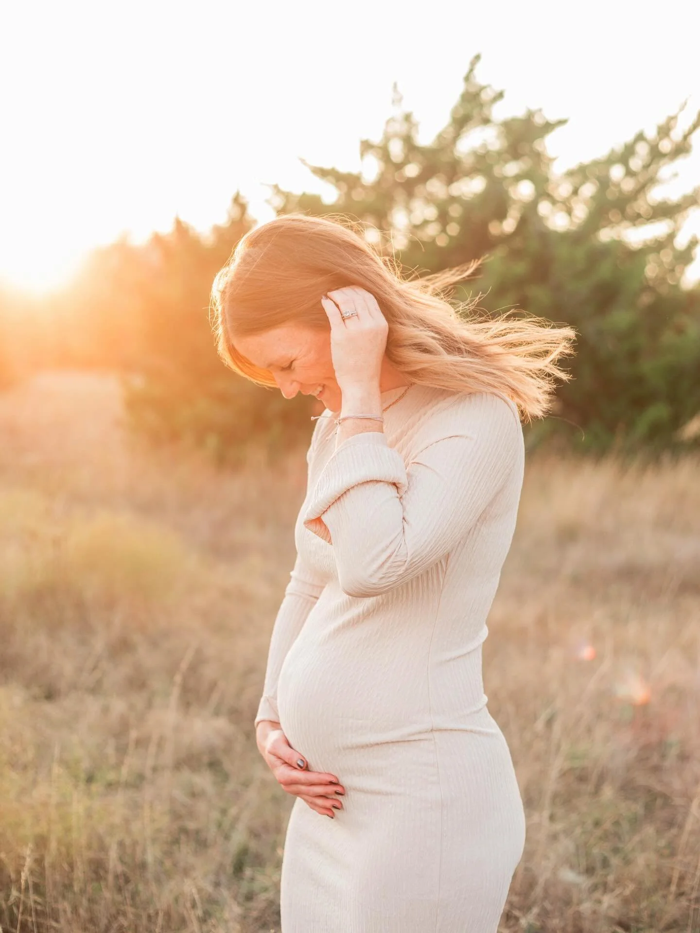 Spring is coming up so fast with weddings and motherhood sessions 🤍 if you are looking to book a session now is the time! Wildflower season is here 🌼

#dallasphoto #dallasmaternityphotography #motherhood