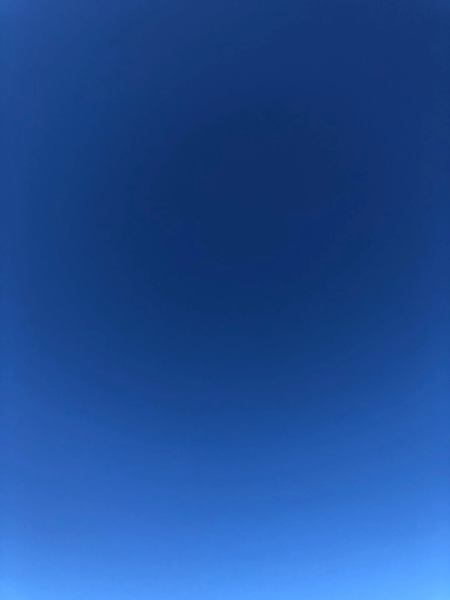 Blue sky beauty.

#november #blue #skylovers