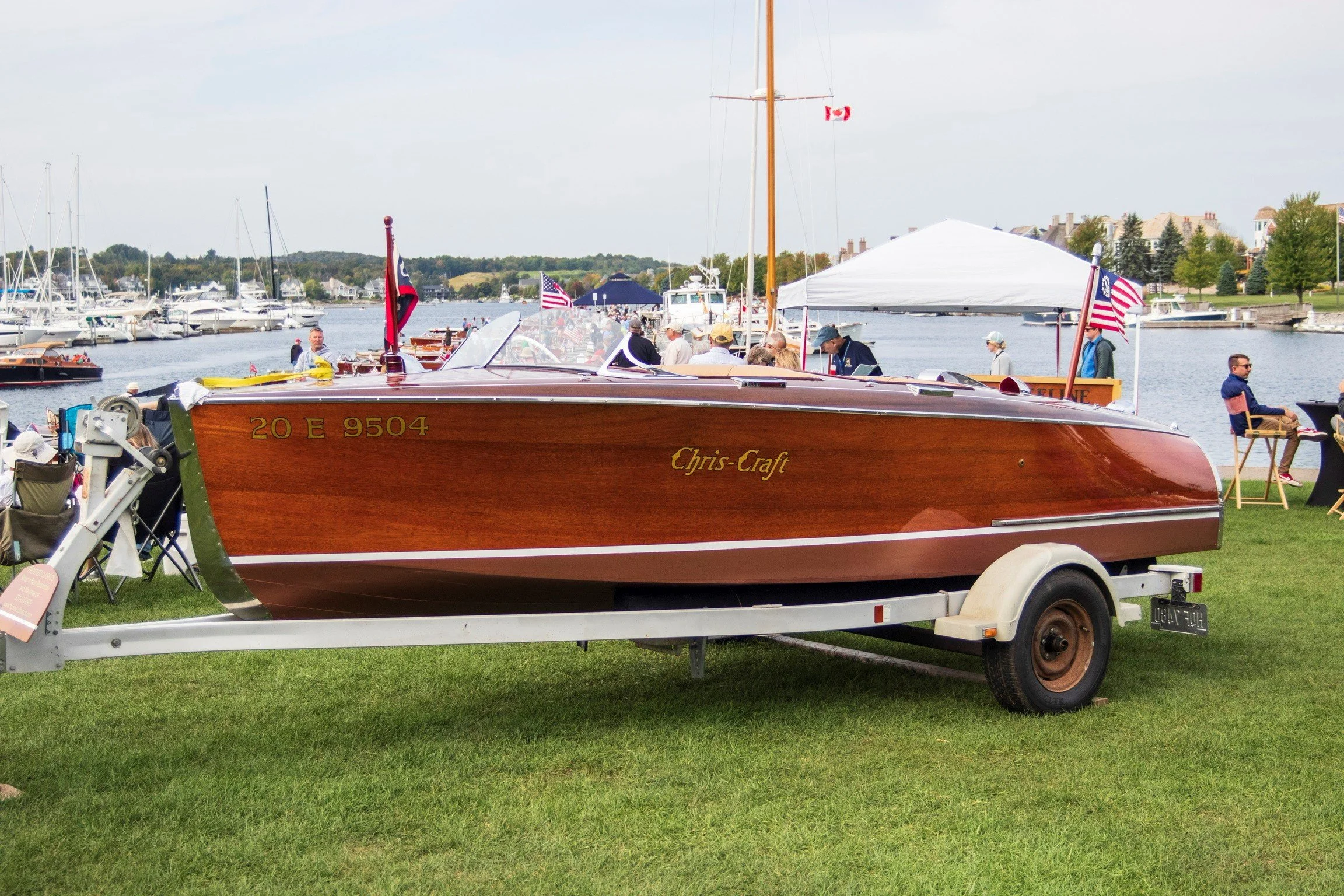 1940 17' Chris Craft Deluxe Runabout "Barrelback"
