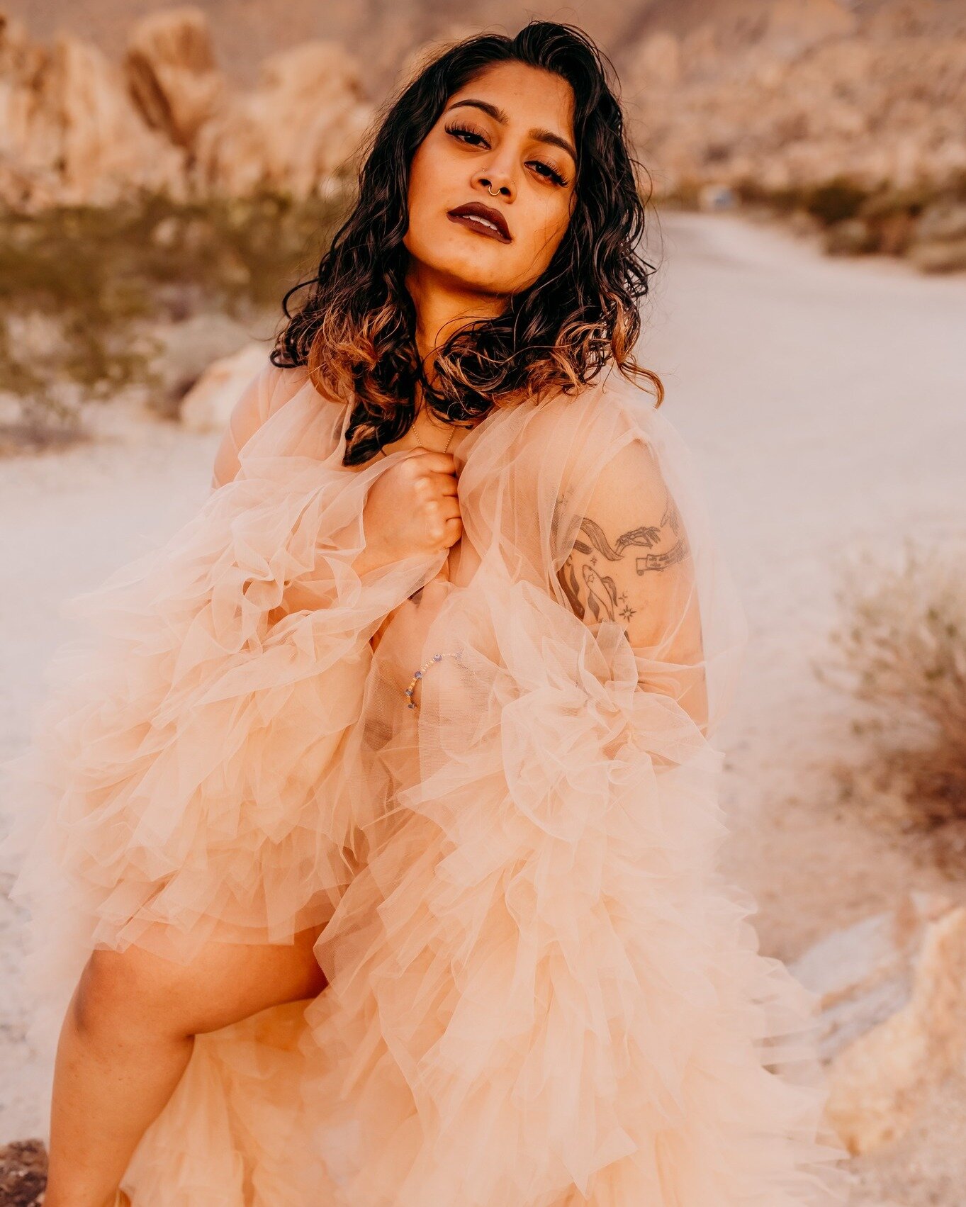 Rise and shine ☀️ There's nothing quite like the strength and beauty of a woman in the desert, so spicy and badass, fueled by coffee and ready to conquer the day! 🌵 

So...close up, or full scene? Which is your favorite?
Seriously, Lady Rachel was B