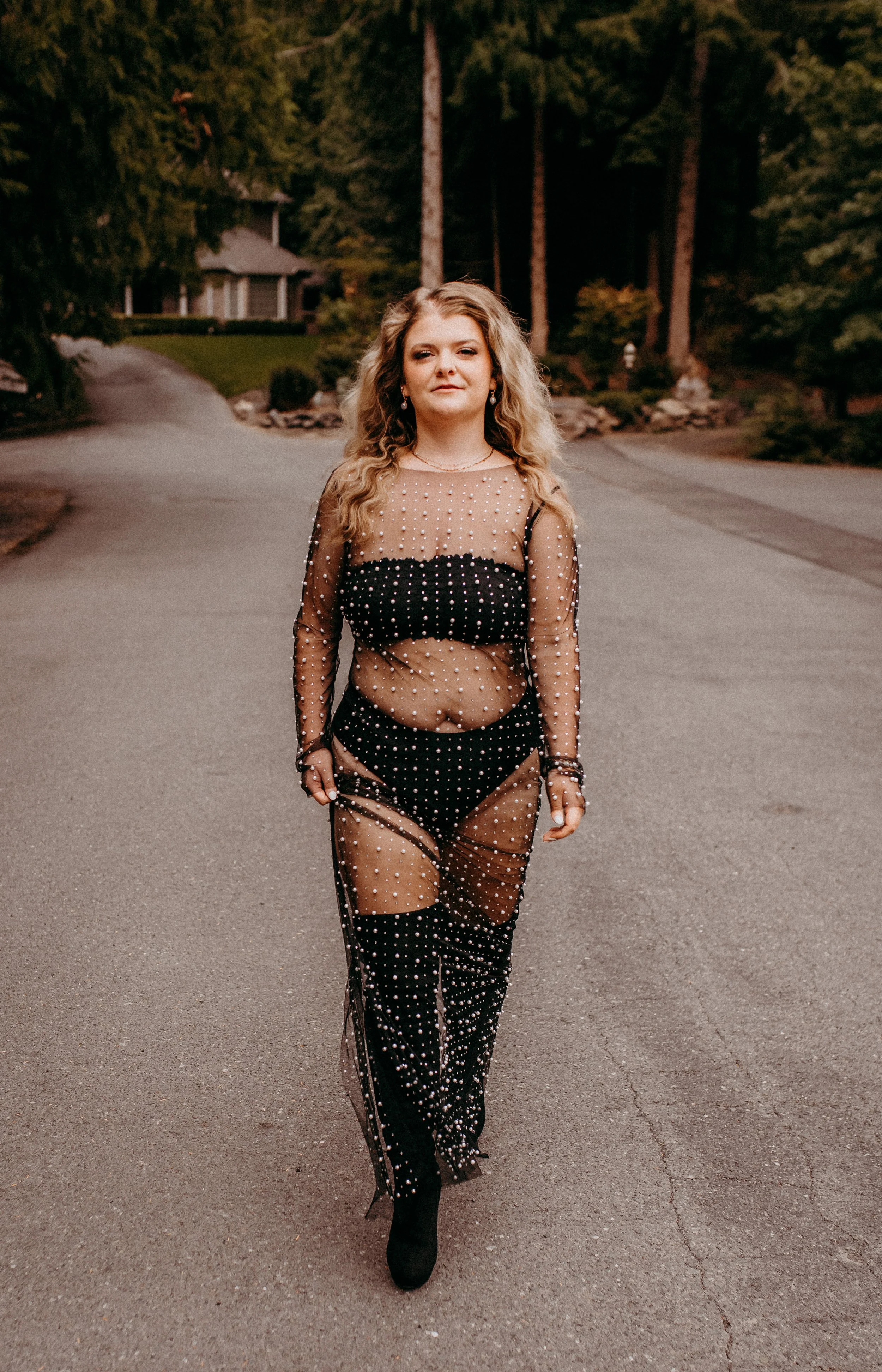 BoudoirBySindea_BRANDAMBASSADOR_aubrey_walk_aug2023 (13 of 16).jpg