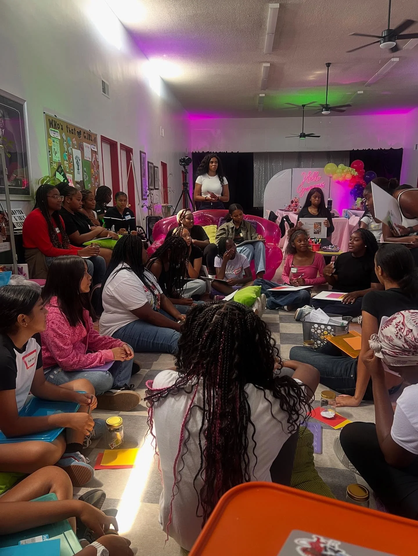 Still thinking about the teenage dream land @seeyahproject created for our G.IRLS
☁️🎀
&zwnj;
@nadiamariesasso and her team of Aunties created a FULL day of wellness and learning experiences for Compton G.IRLS Club centering building self esteem, red