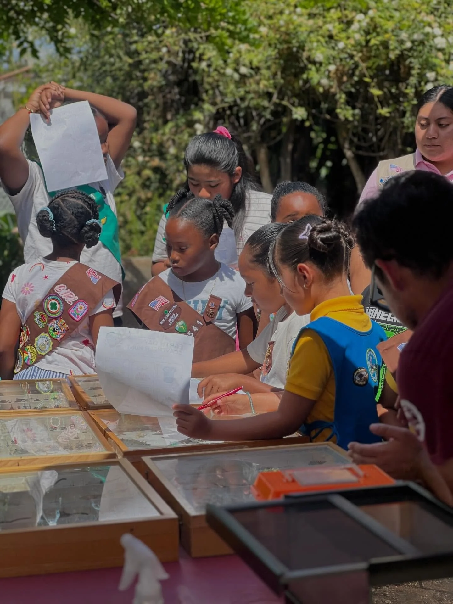 🌎Happy Earth Day! 🌱 

To celebrate Earth Day 🌎 @moonwaterfarm and @compton.girls.club hosted all of the #Compton and Lynwood Girl Scout Troops.

This was a day of community and activities that celebrate the planet we live on.

We learned about:
Bu