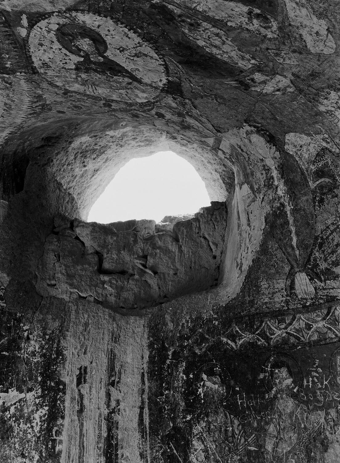 Uc Hacli Kilise-wall.jpg