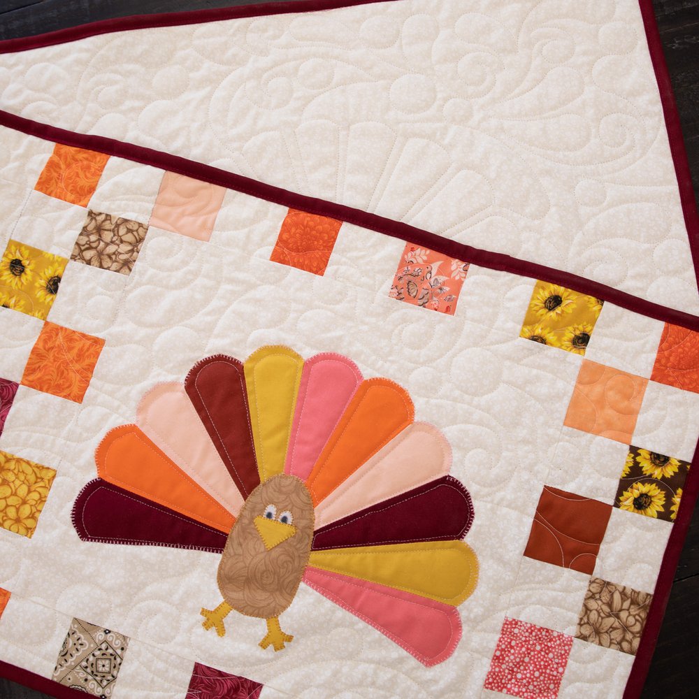 Turkey Trot FREE quilt block pattern at www.countryjunktion.com