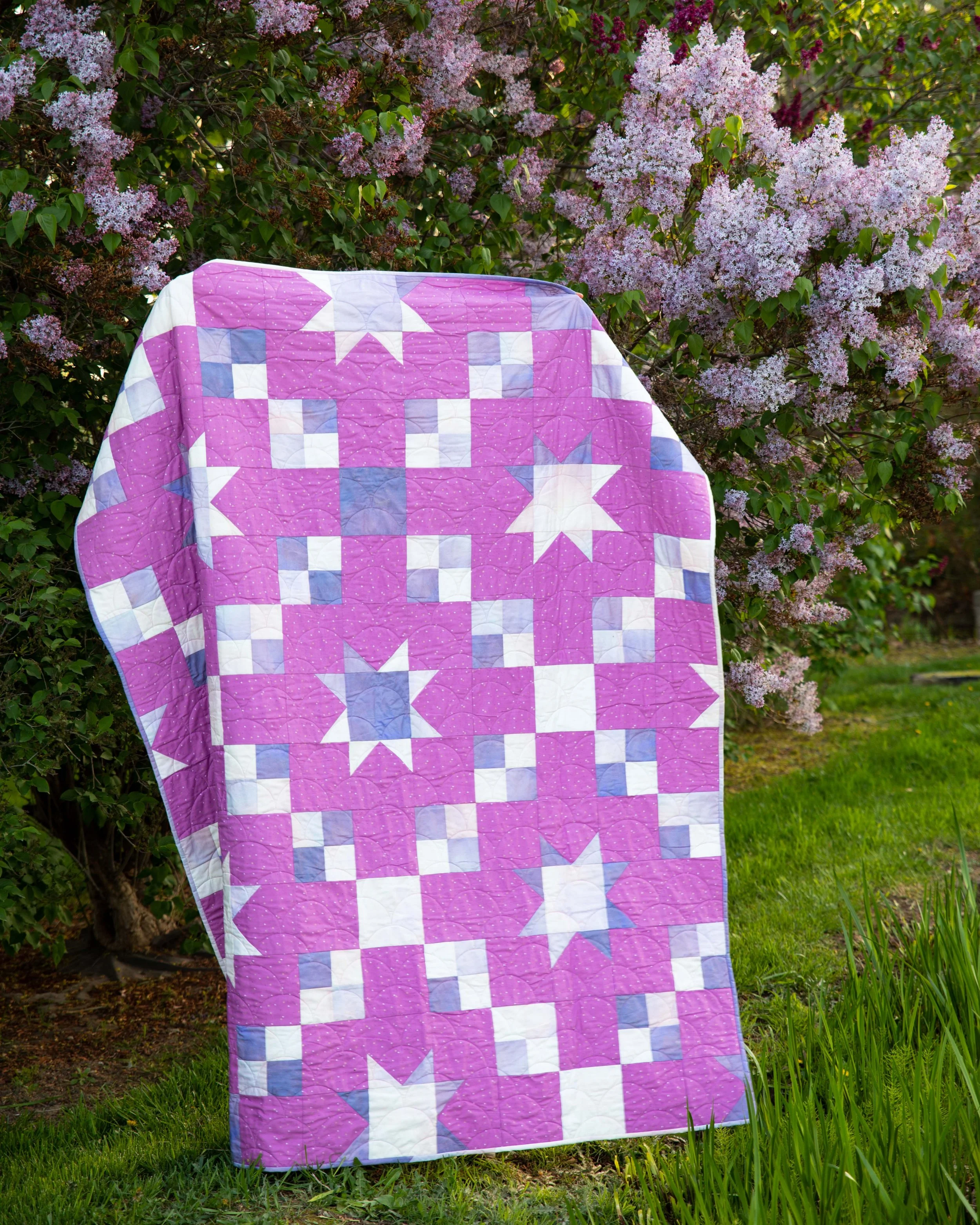 christmas-gnome-quilted-table-runner-block-party-quilt-co-precut