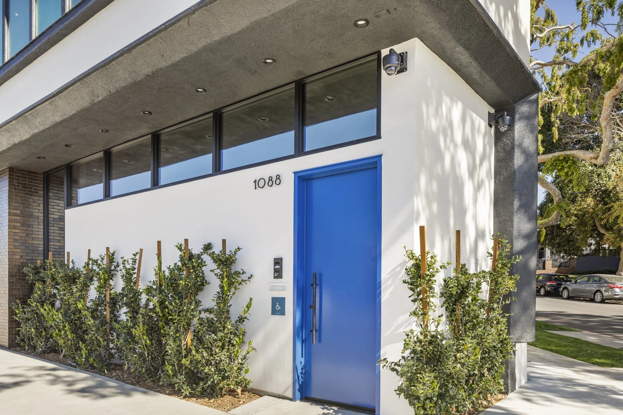 1088 La Brea_004.jpg