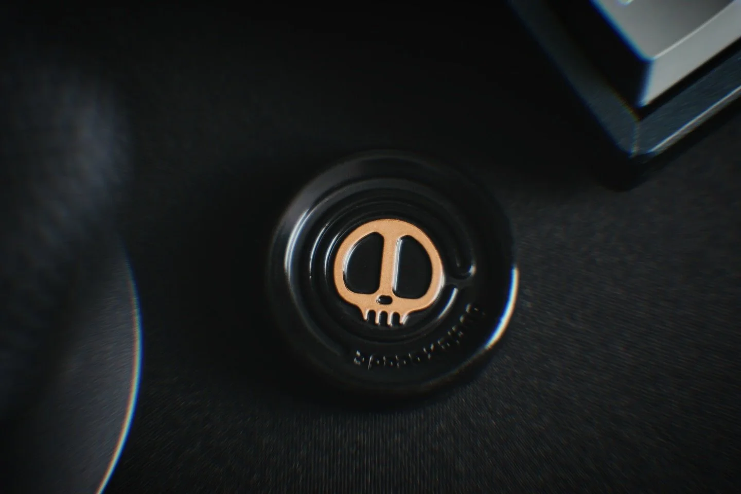 Always looking for more aesthetic desk fidgets. What do you guys use on your desk?
&bull;
&bull;
&bull;
&bull;
#photography #photographer #photooftheday #photographerlife #lifestyle #instaphoto #desksetup #fidget #fidgetspinner #product #coin #skull 