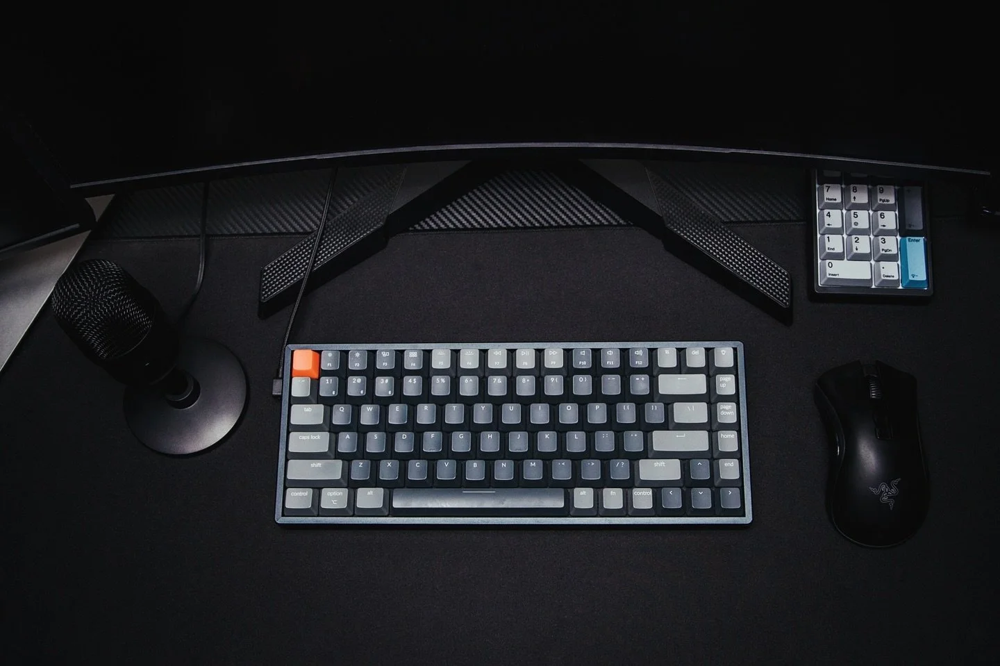 The set up so far 🖥️
&bull;
&bull;
&bull;
&bull;
#photography #photographer #photooftheday #photographerlife #lifestyle #instaphoto #desk #desksetup #pc #pcgaming #productivity #productphotography #keyboard