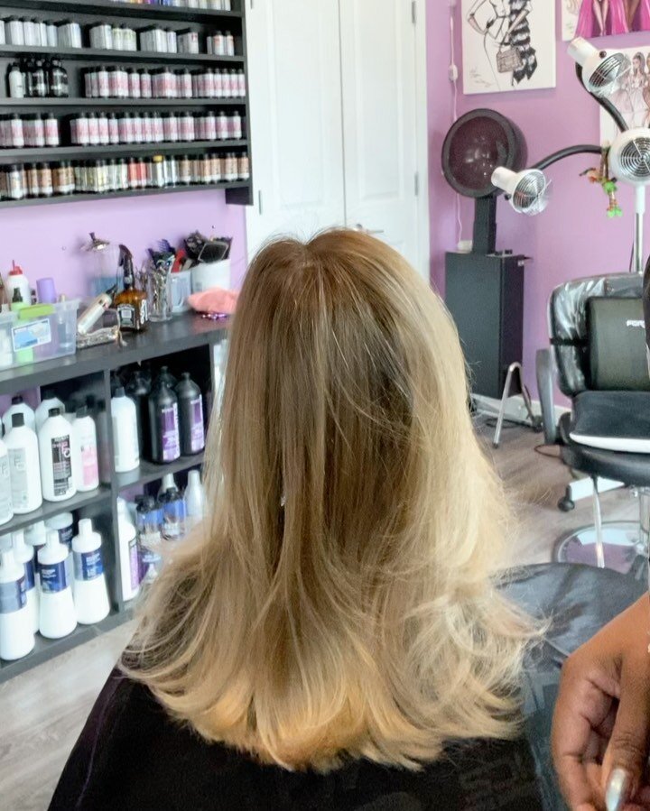⁣
Always a pleasure to see Jesse🔥👩&zwj;🦳💕
.⁣
.⁣
.⁣
.⁣
#haircolorist #backtoblonde #redken #btc #blondehair #salonlife #beforeandafter #modernsalon #colourcorrector #americansalon #dmv #blonde #haircut #behindthechair #womanownedbusiness #redkensh