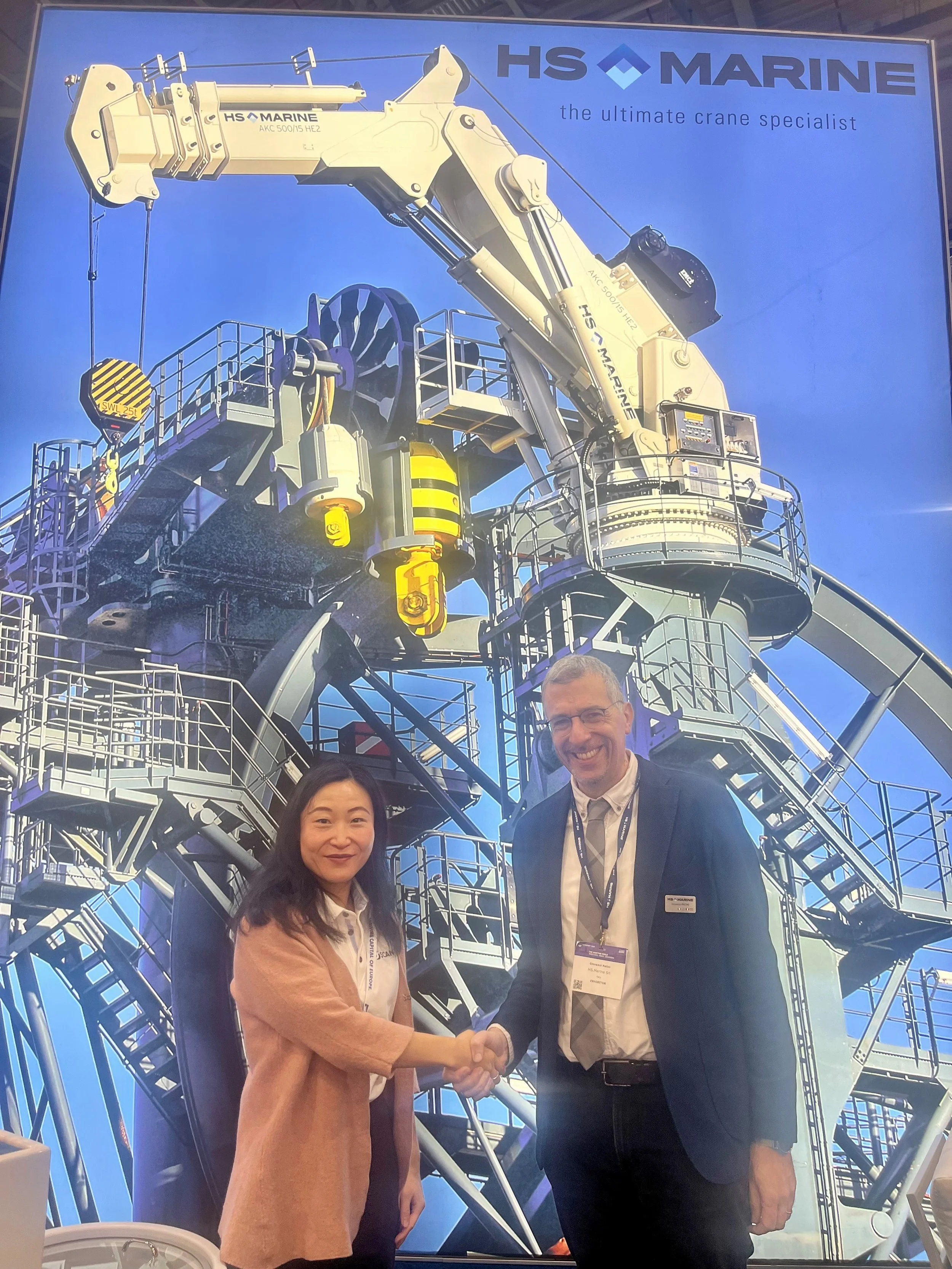 Suzy Zhu of Scantrol and Giovanni Patini of HS Marine at mTrack AHC OEM partnership meeting