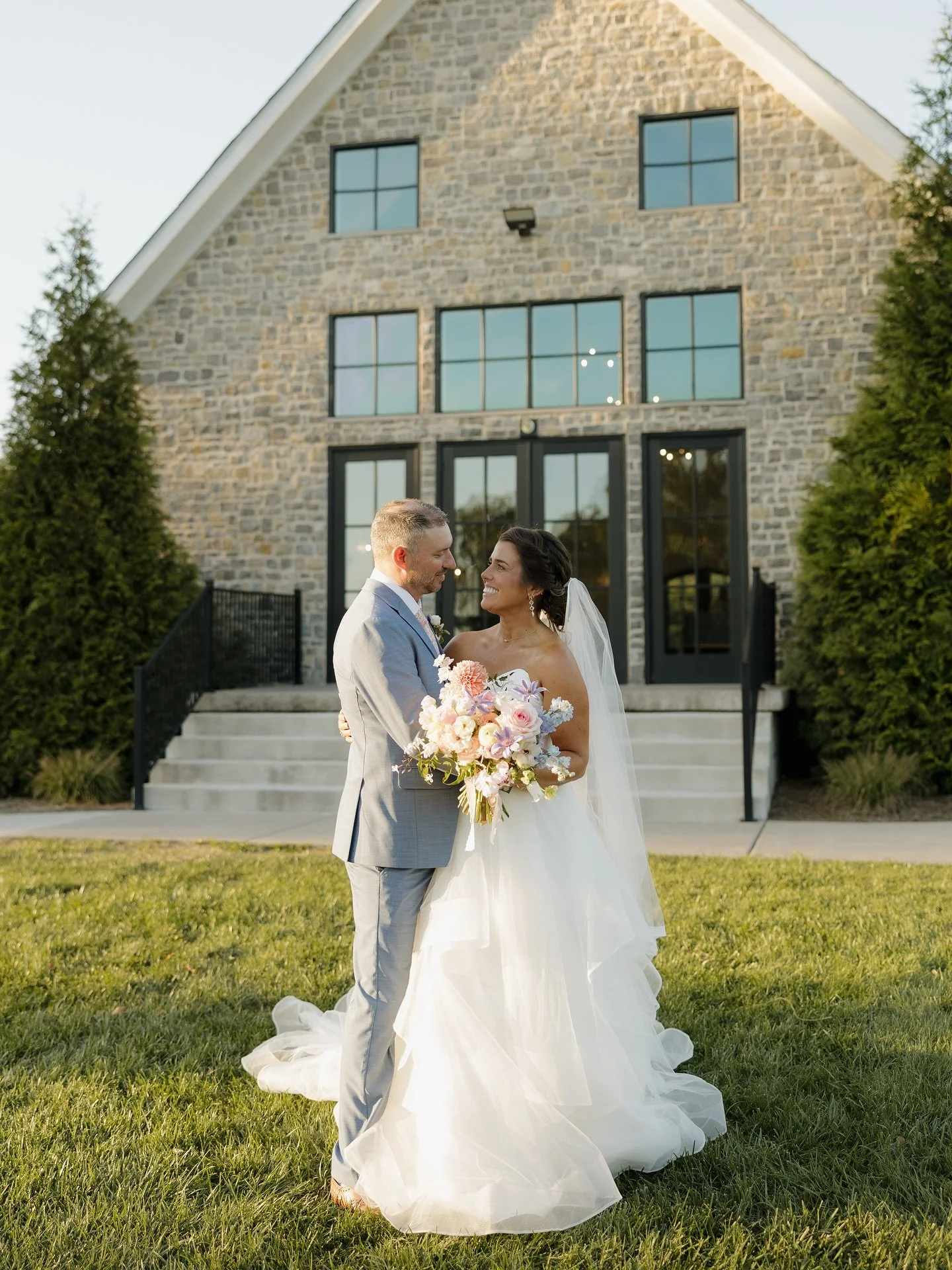 That golden hour light ✨ More to come from Abbey + Chris&rsquo; perfect pastel day. 
&bull;
Planning: @dedescheibeevents 
Design: @localeventcompany 
Venue: @birchwoodtn 
Photography/Videography: @thenelsonsphotoandfilms 
Florals: @e.floral_design
