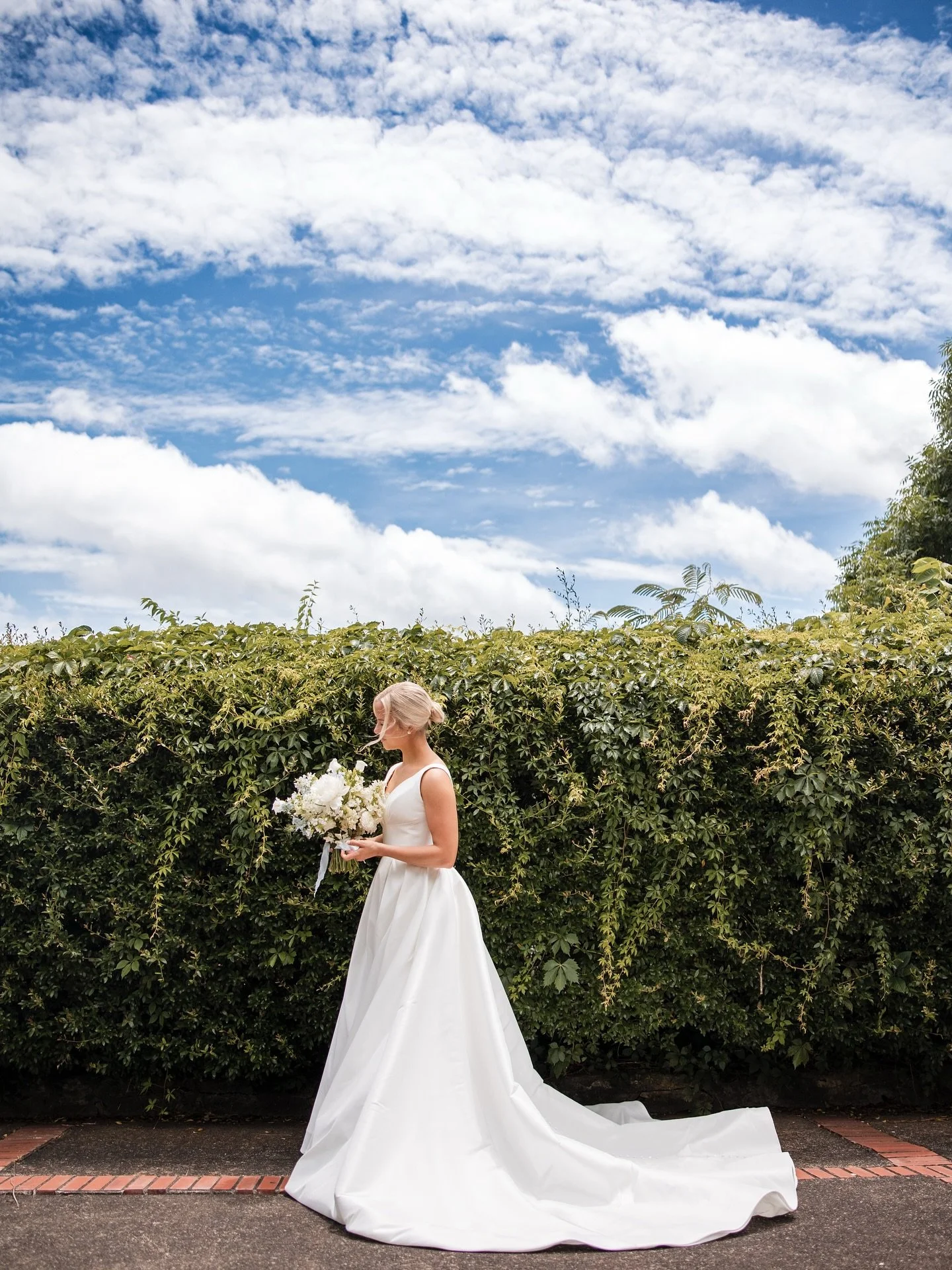 I love cozy season but I&rsquo;m already dreaming of warmer days &amp; summer wedding season ☀️
&bull;
Photographer: @mattandrewsphoto 
&bull;
#nashvillewedding #eventflorist #nashvilleweddingflorist #floraldesign #floristsofinstagram #weddingflorals