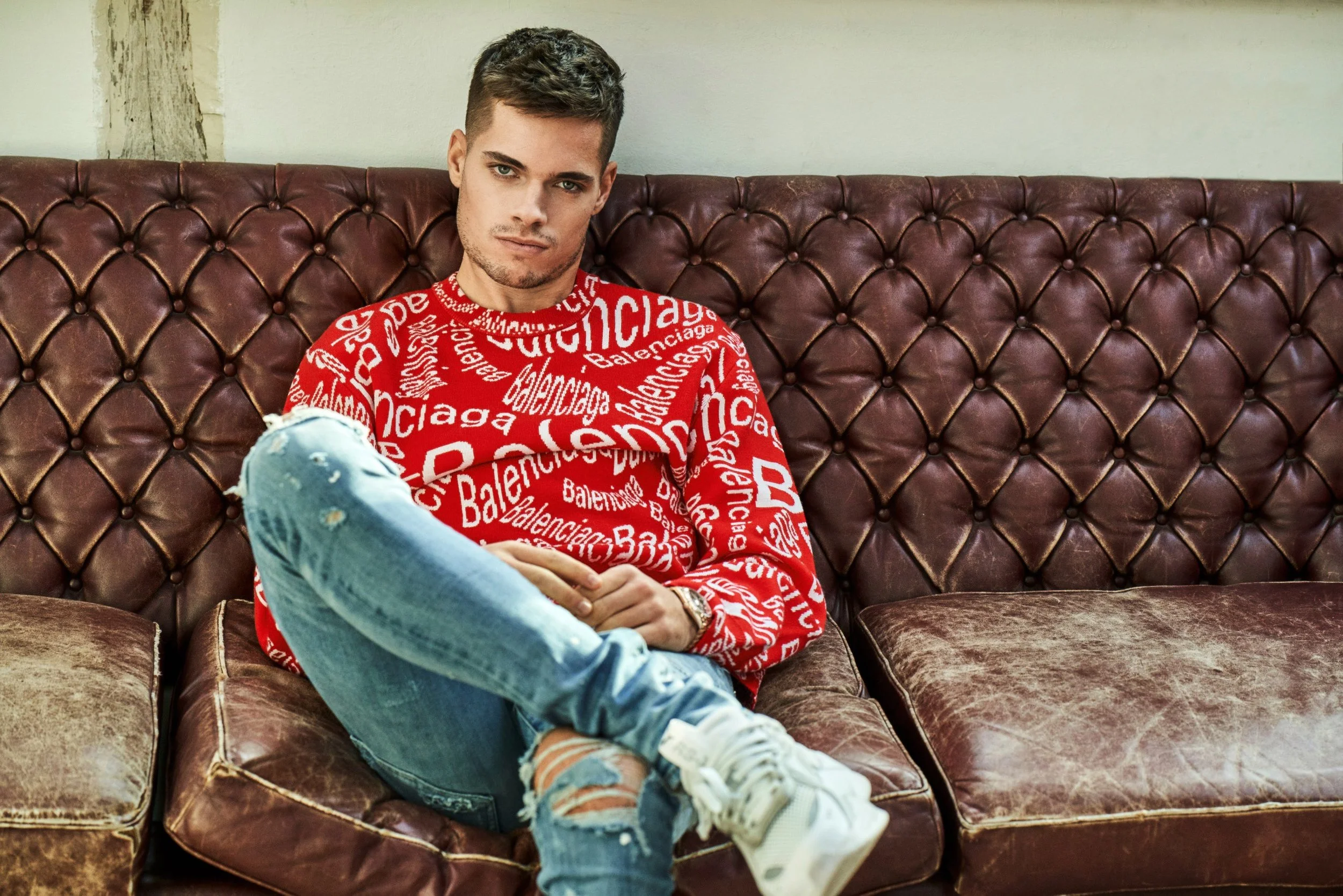 03_ Julian Weigl roter Pulli_0588-10220.jpeg