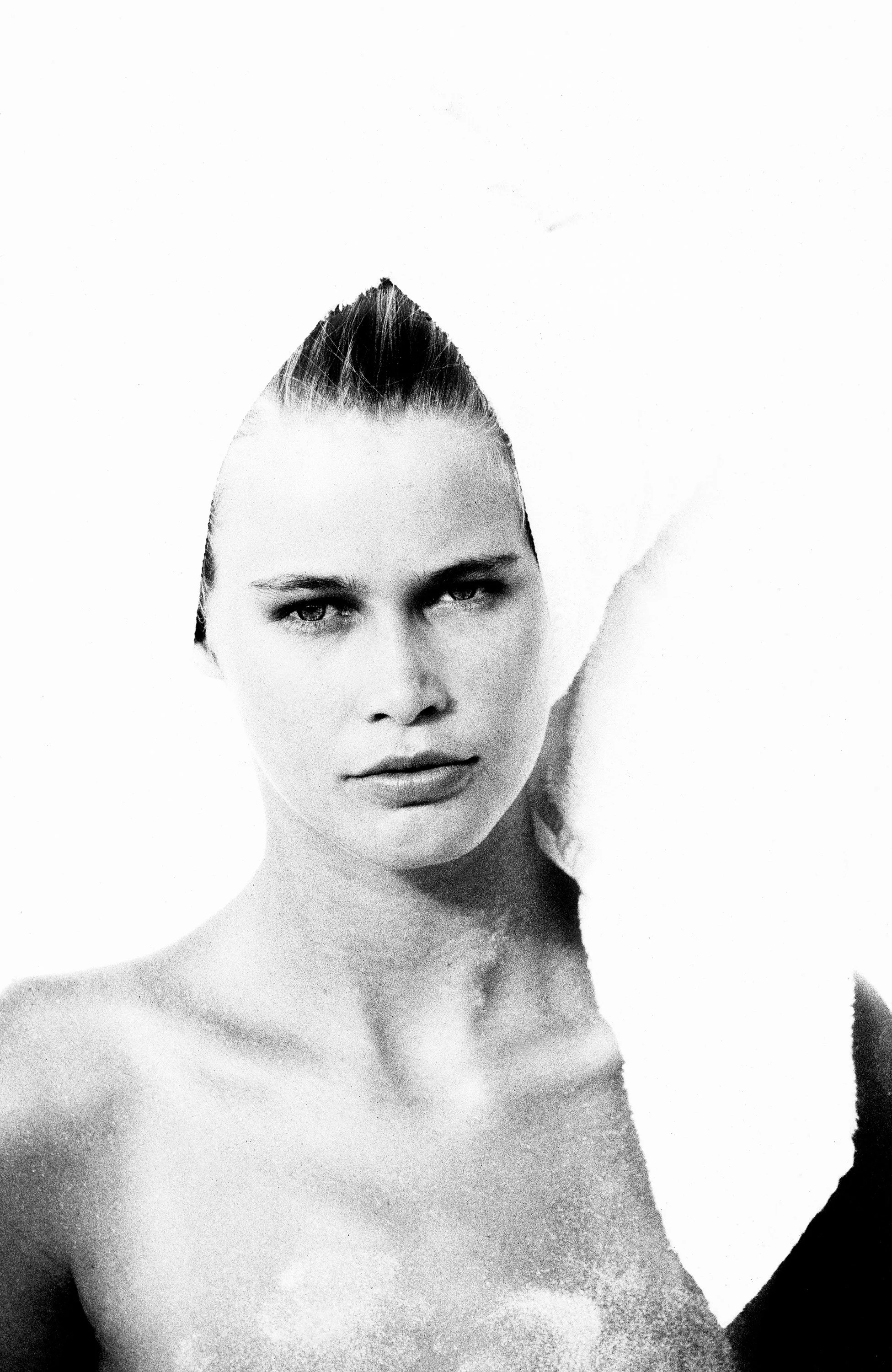 Claudia new 4_kor2.jpeg