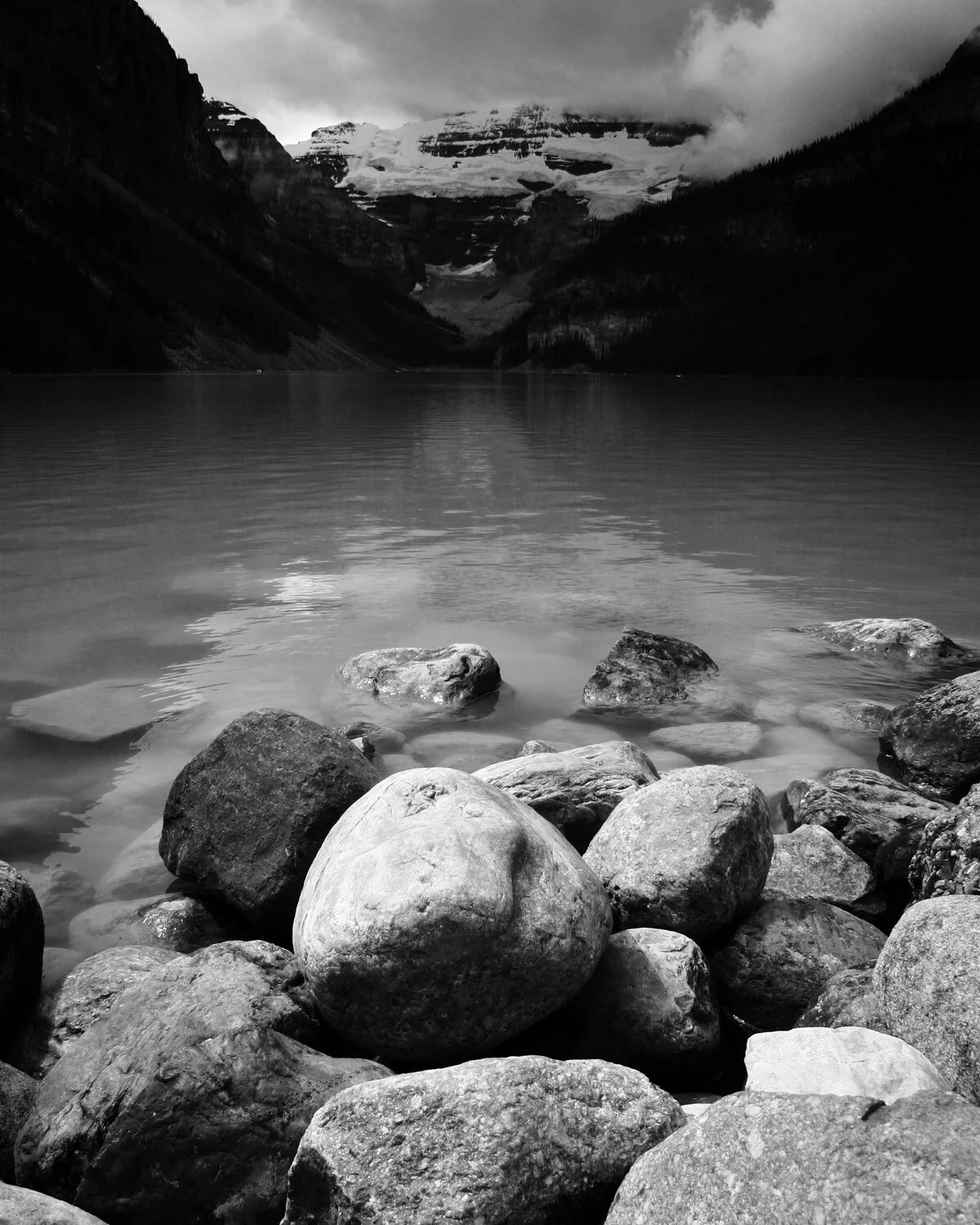 LakeLouiseWeb.jpg