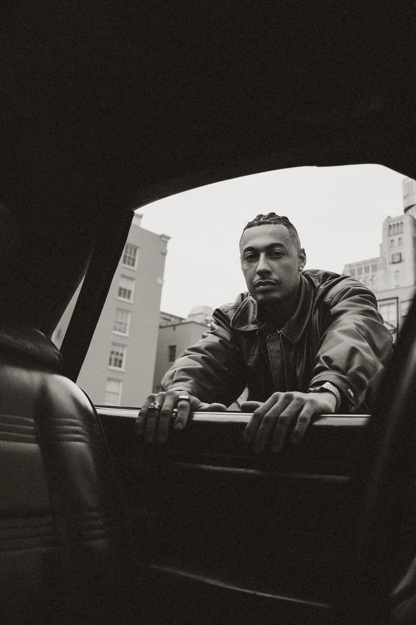 B&W photo of Teon Gibbs