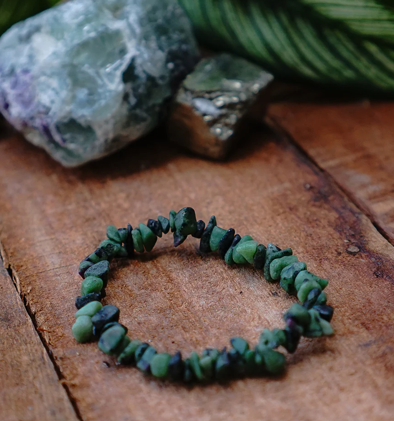 emeral chip bracelet 1.png