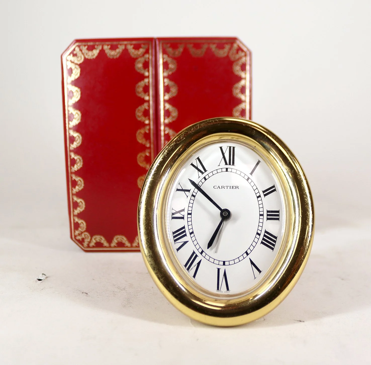 273 Gold Oval Cartier Quartz 6.jpg