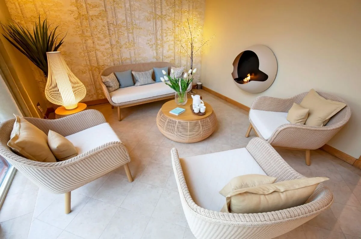 aspen spa tain seating area