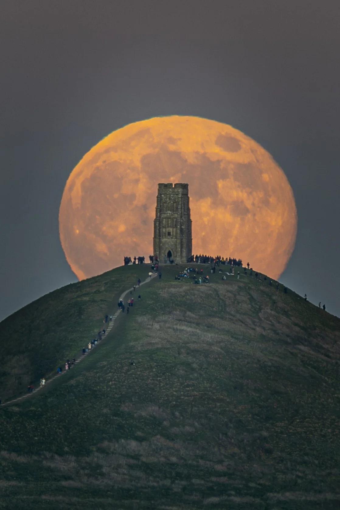 Glastonbury moon 2-4902.jpg