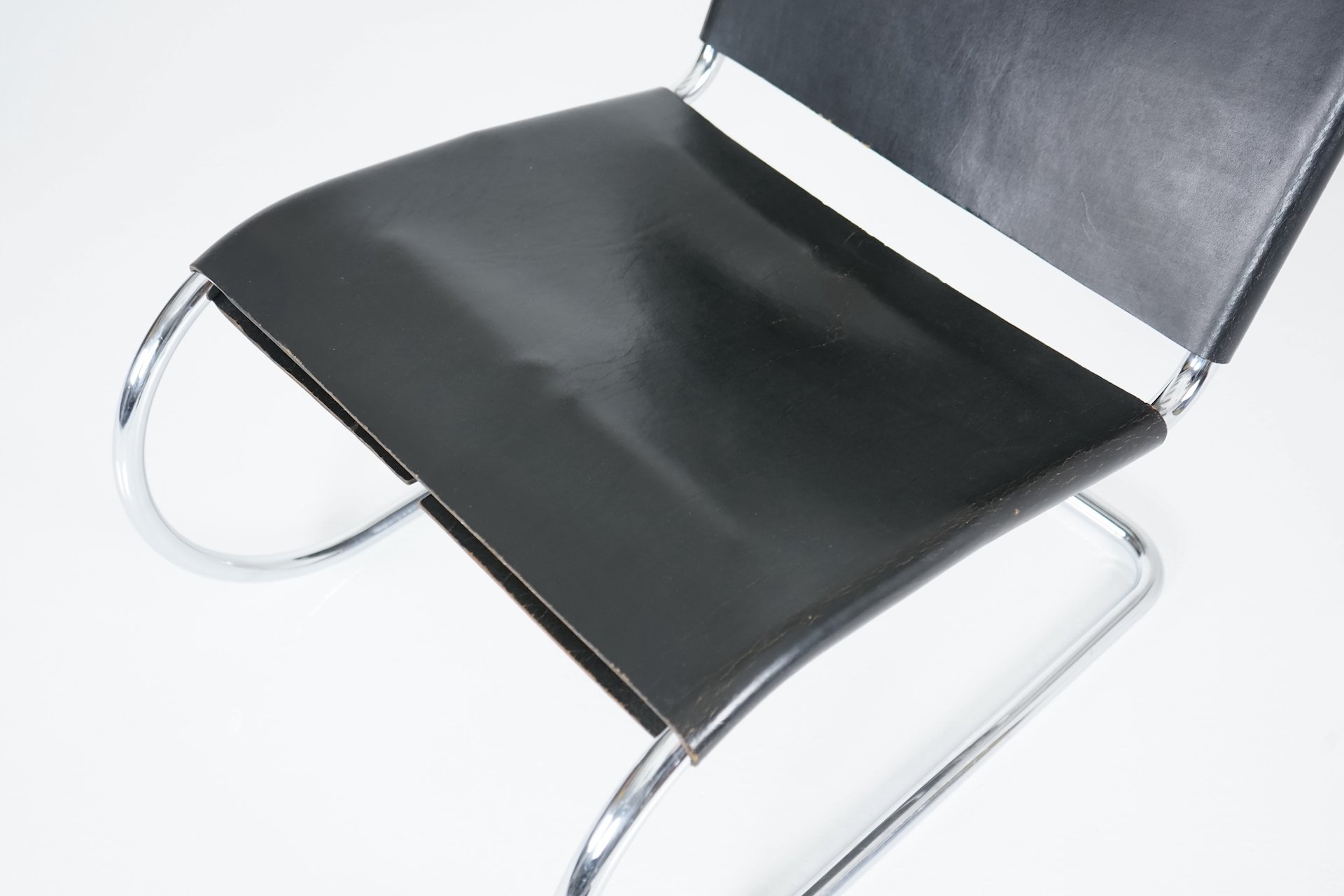 MR30:5 Tubular Steel Arm Chair by Ludwig Mies van der Rohe for Knoll 454.JPG