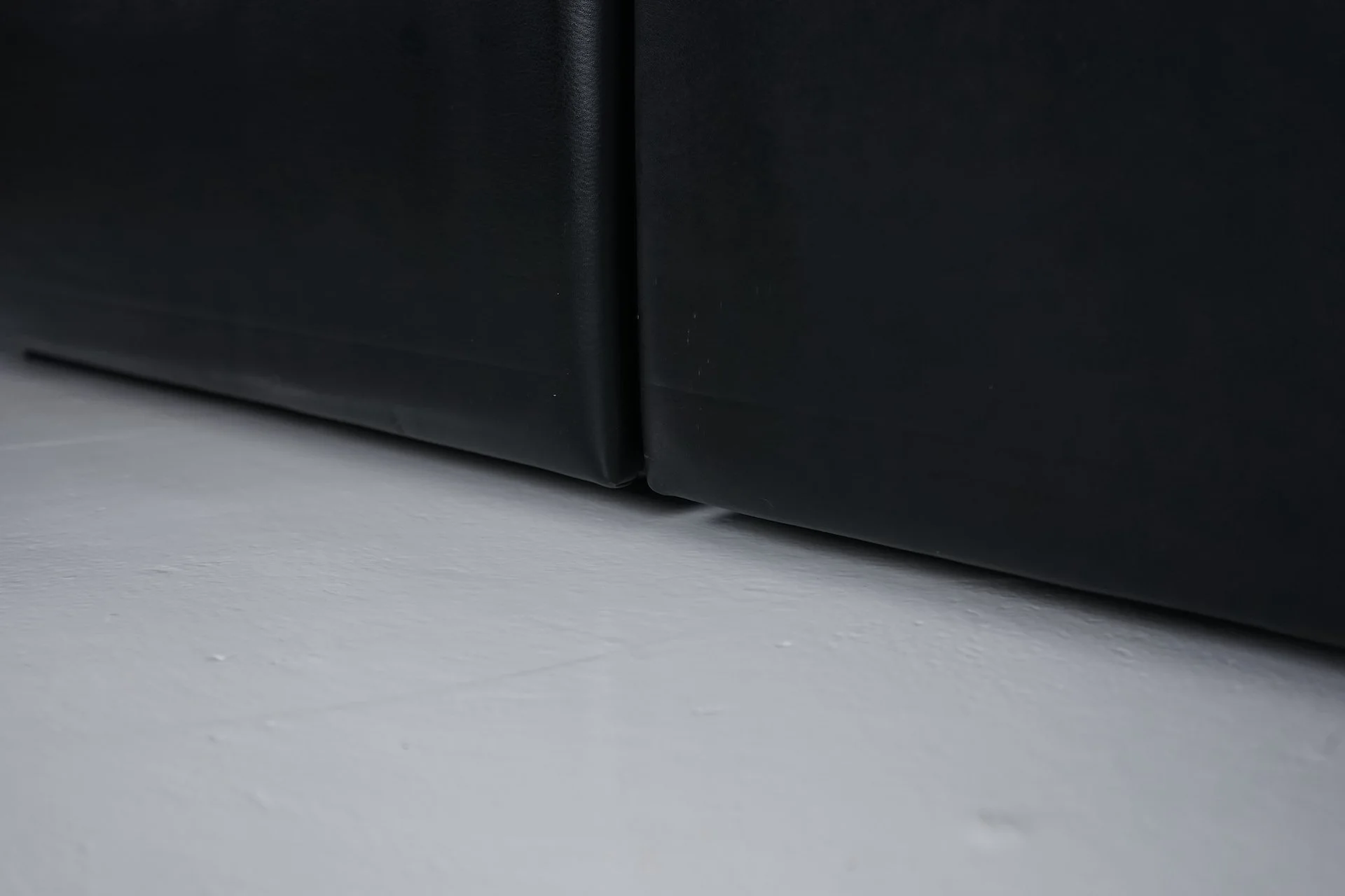 DS 78 Black Leather Sofa by De Sede  0367.JPG