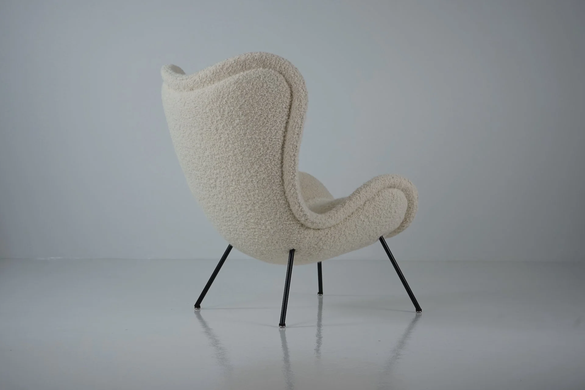 Madame Lounge Chair in Boucle by Fritz Neth for Correcta 9622.JPG