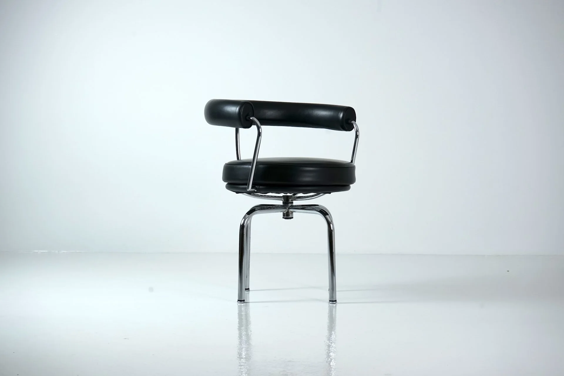 LC7 Swivel Chair by Charlotte Perriand for Cassina 199.JPG