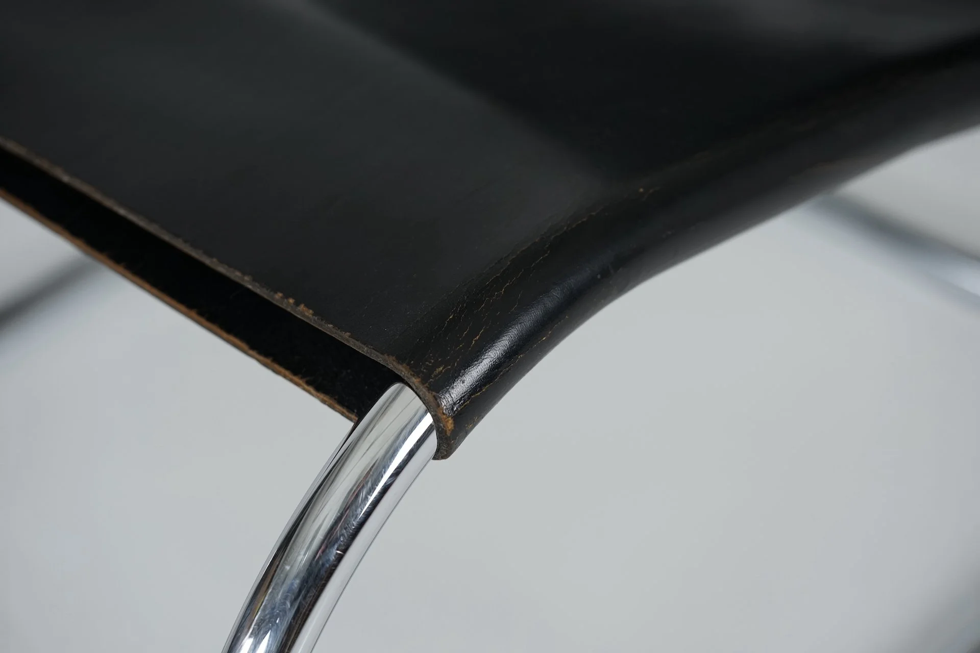 MR30:5 Tubular Steel Arm Chair by Ludwig Mies van der Rohe for Knoll 461.JPG