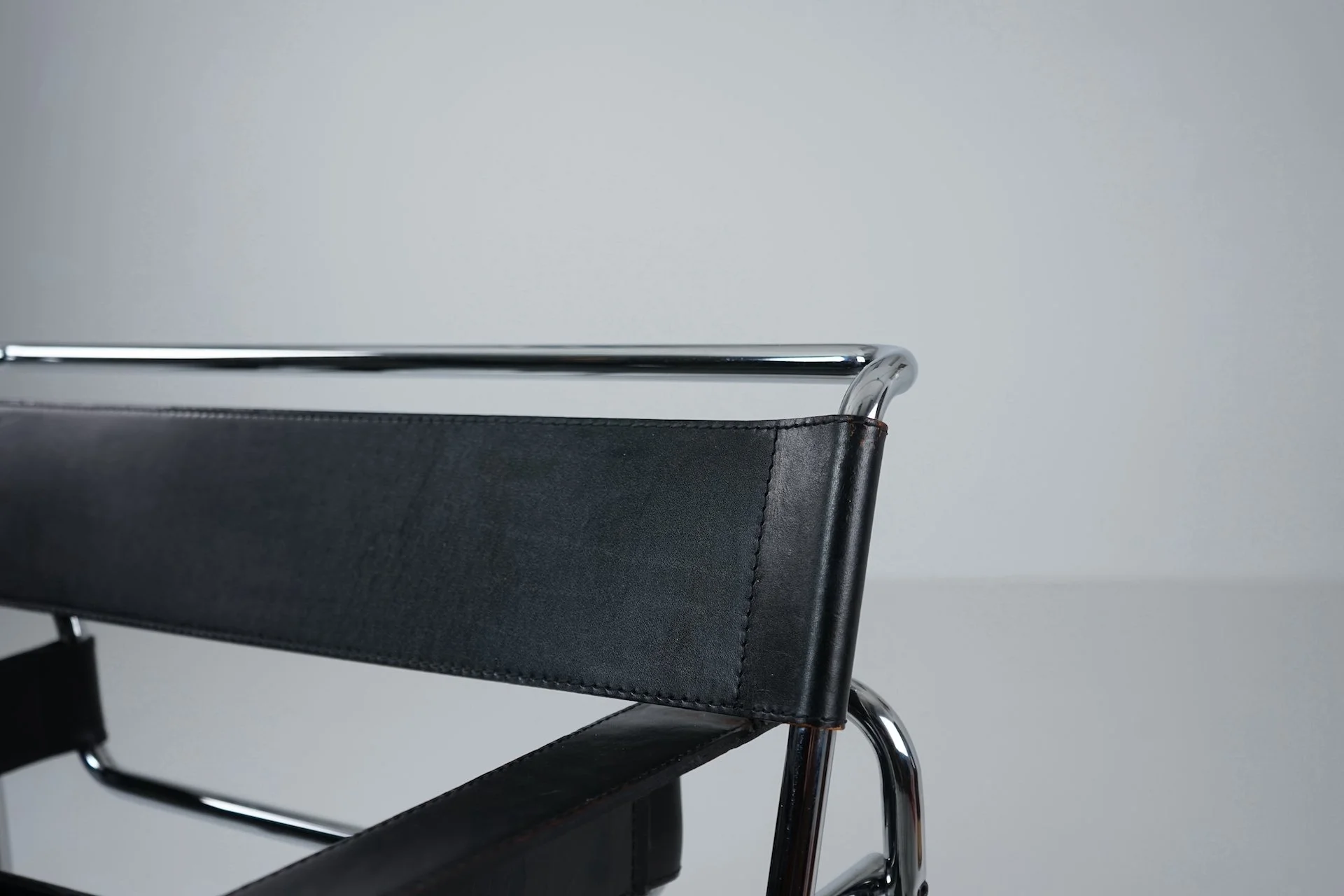 Wassily Chair by Marcel Breuer for Gavina set of 2 Knoll Vintage 7771.JPG