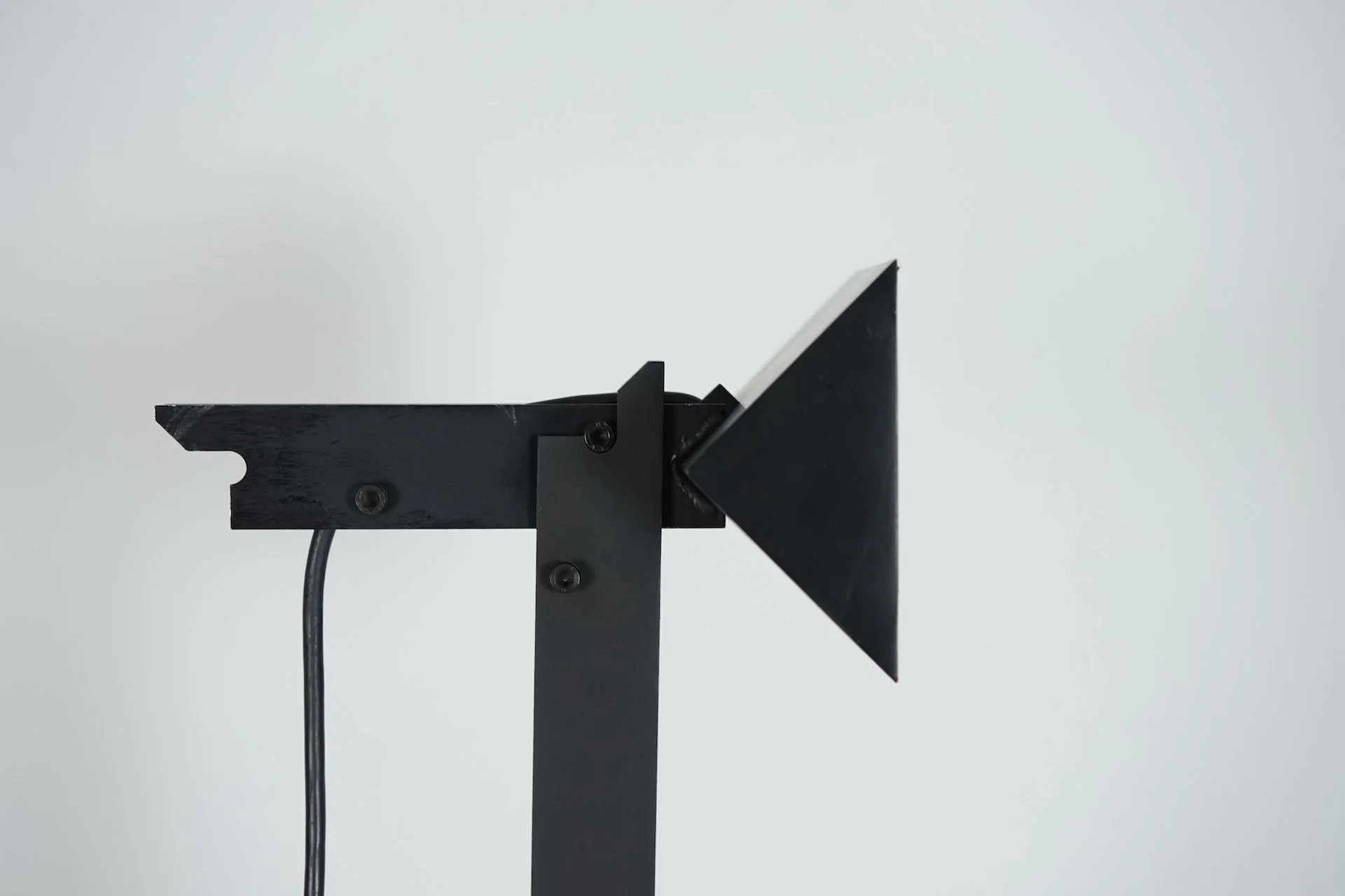 kru-kiterra-floor-lamp-tiziano-inguanotto-sem-luci 5929.JPG