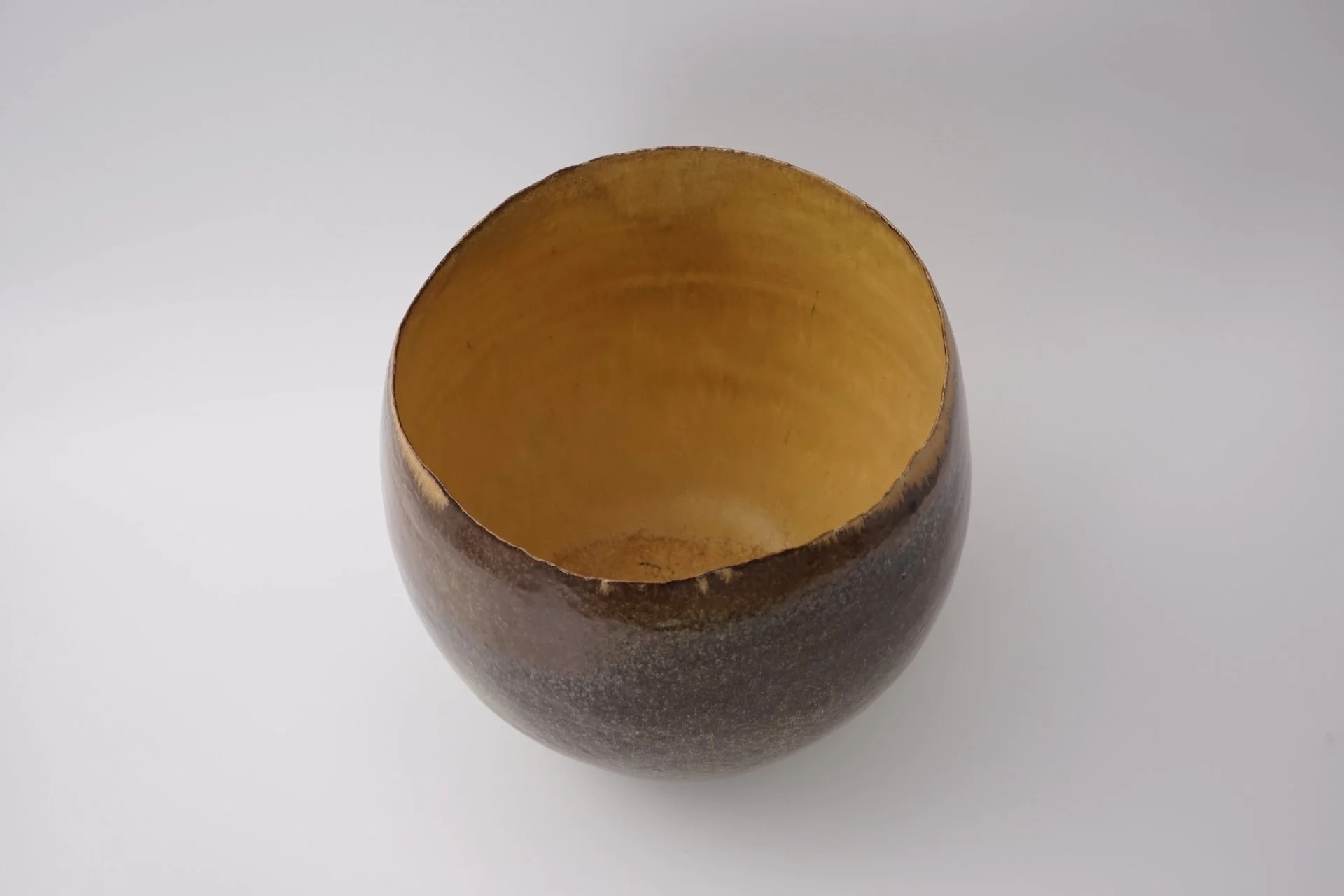 Large Studio Ceramic Bowl by Sabine Jeck Keramik 1903.JPG