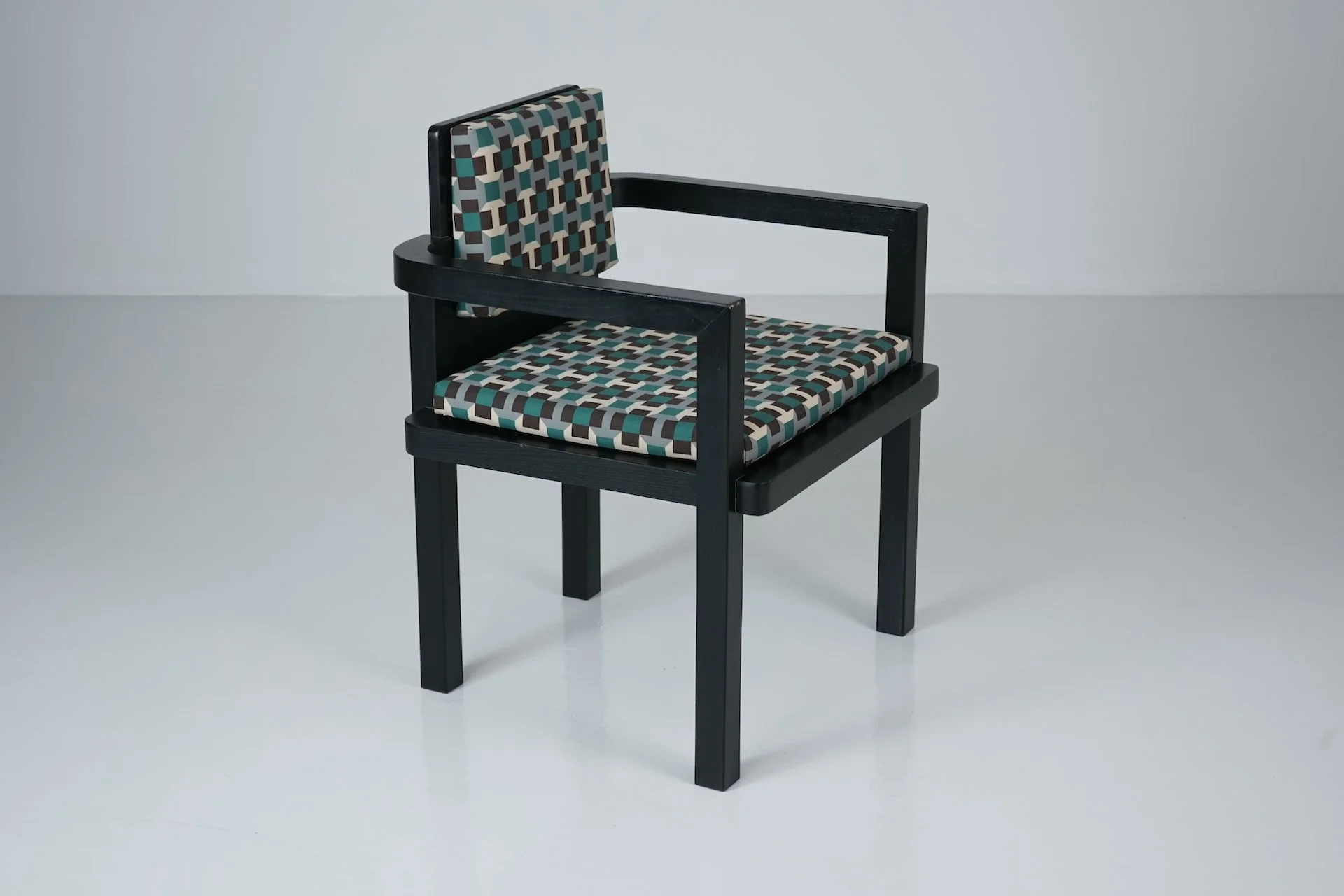 Modell D 51 Bauhaus Stuhl mit Hermès Stoff bezogen von Walter Gropius für Tecta, 1920er 941.JPG