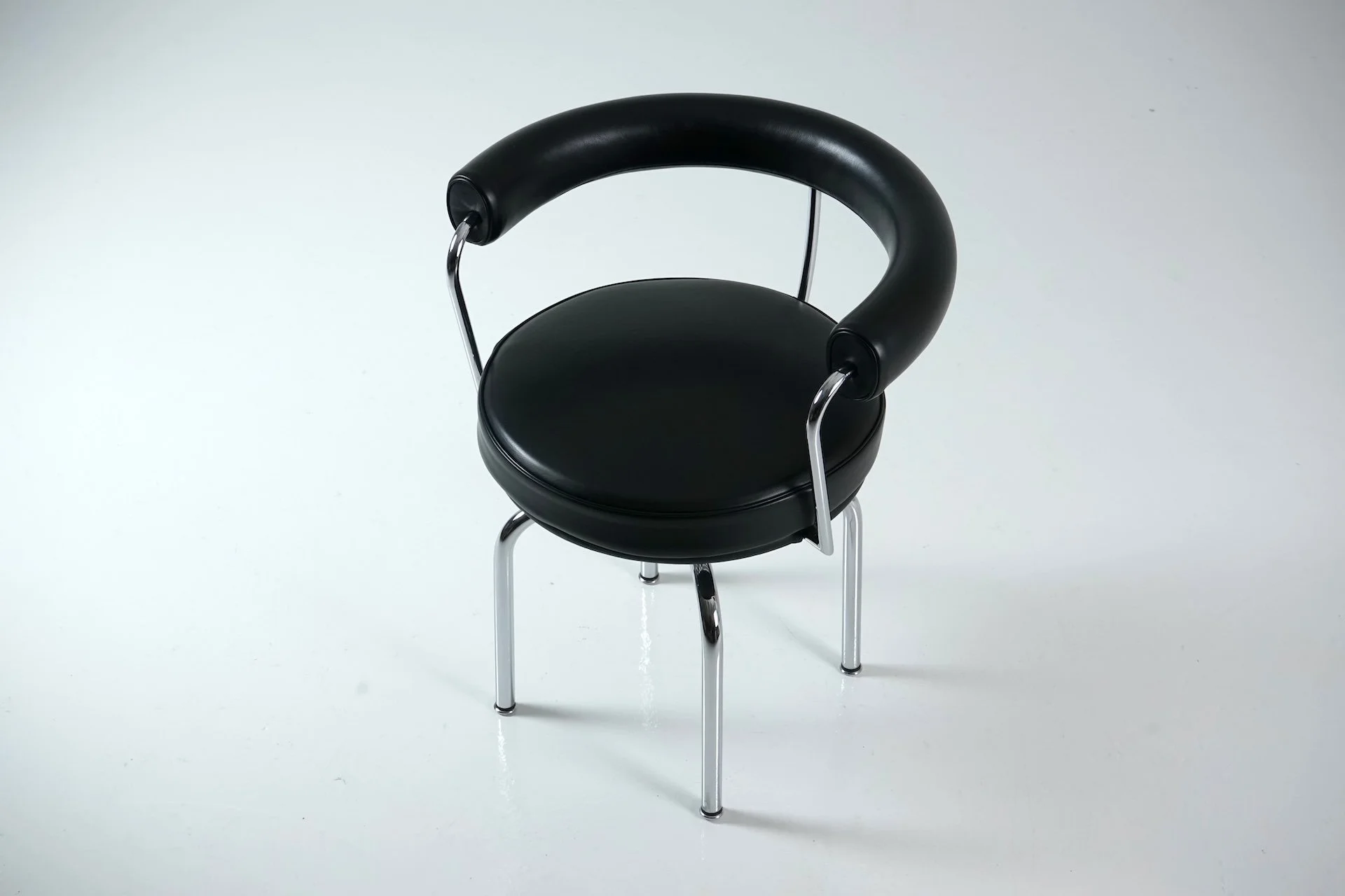 LC7 Swivel Chair by Charlotte Perriand for Cassina 202.JPG