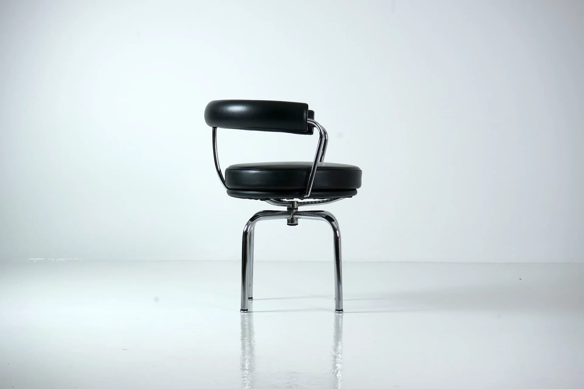 LC7 Swivel Chair by Charlotte Perriand for Cassina 198.JPG