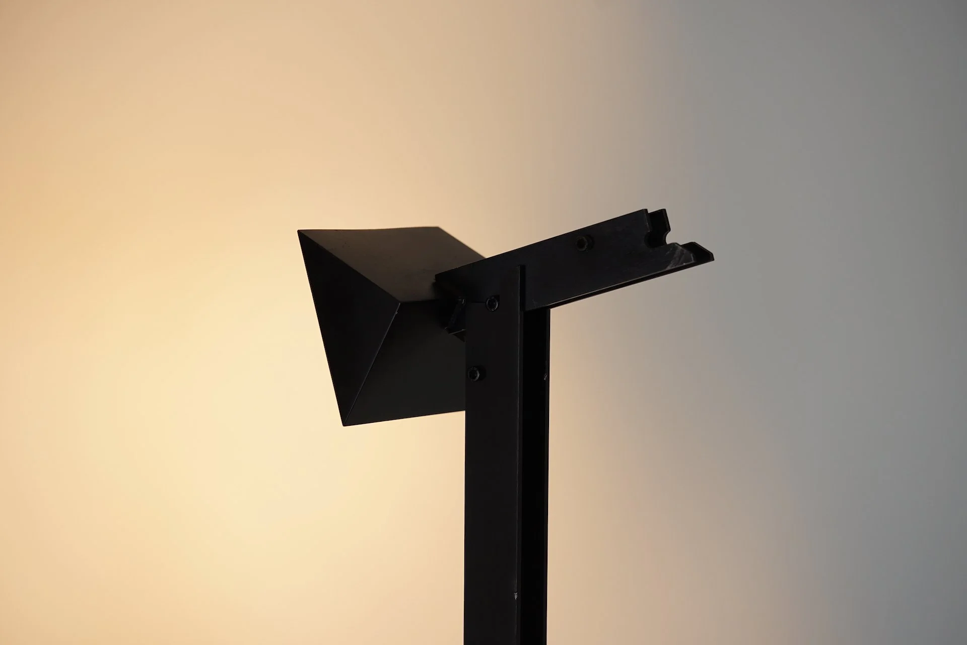 kru-kiterra-floor-lamp-tiziano-inguanotto-sem-luci 5942.JPG