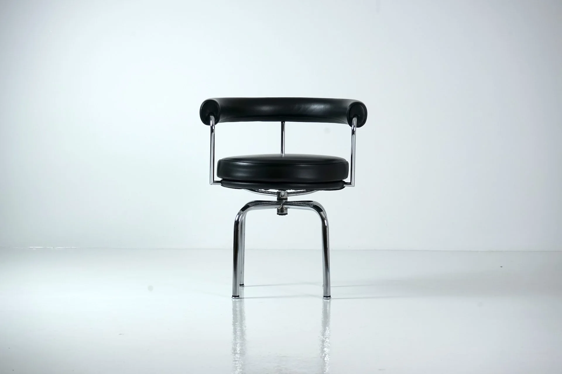 LC7 Swivel Chair by Charlotte Perriand for Cassina 201.JPG
