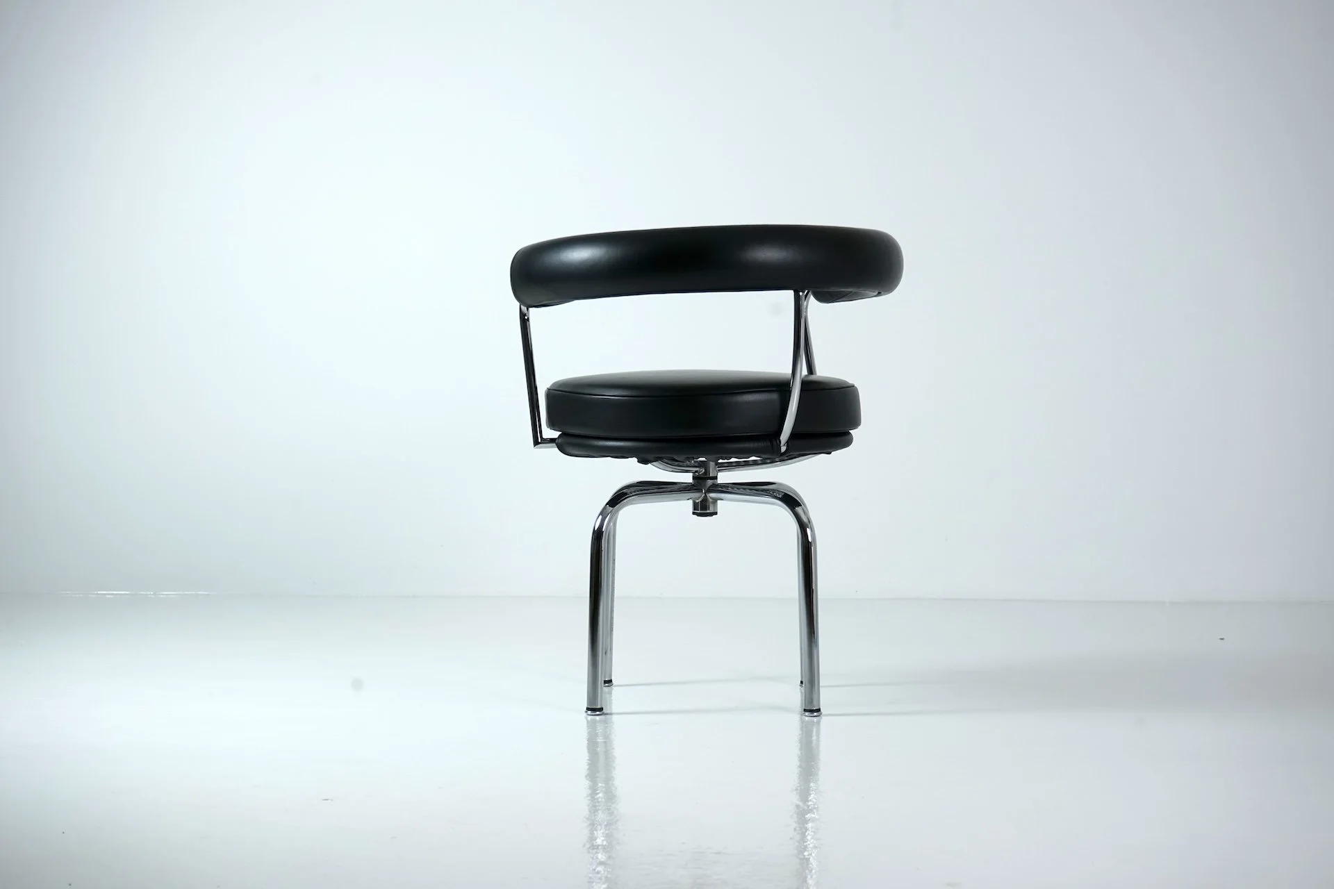 LC7 Swivel Chair by Charlotte Perriand for Cassina 193.JPG