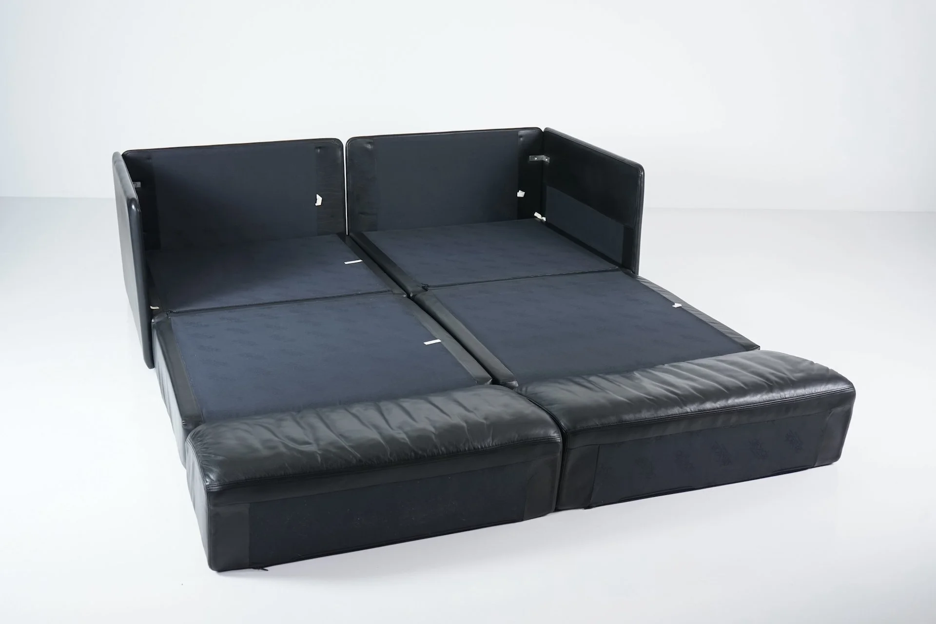 DS 78 Black Leather Sofa by De Sede  0373.JPG