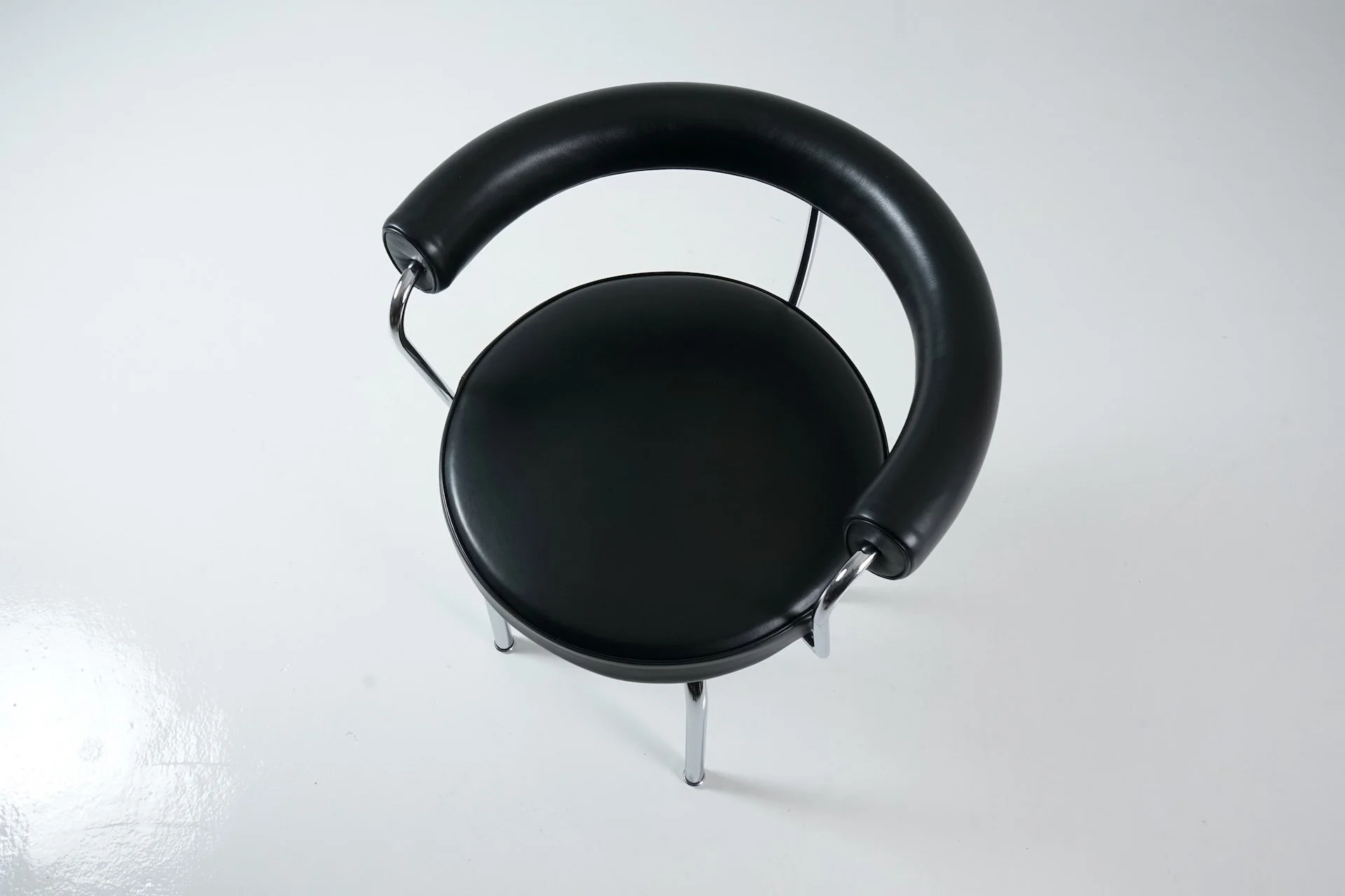 LC7 Swivel Chair by Charlotte Perriand for Cassina 204.JPG