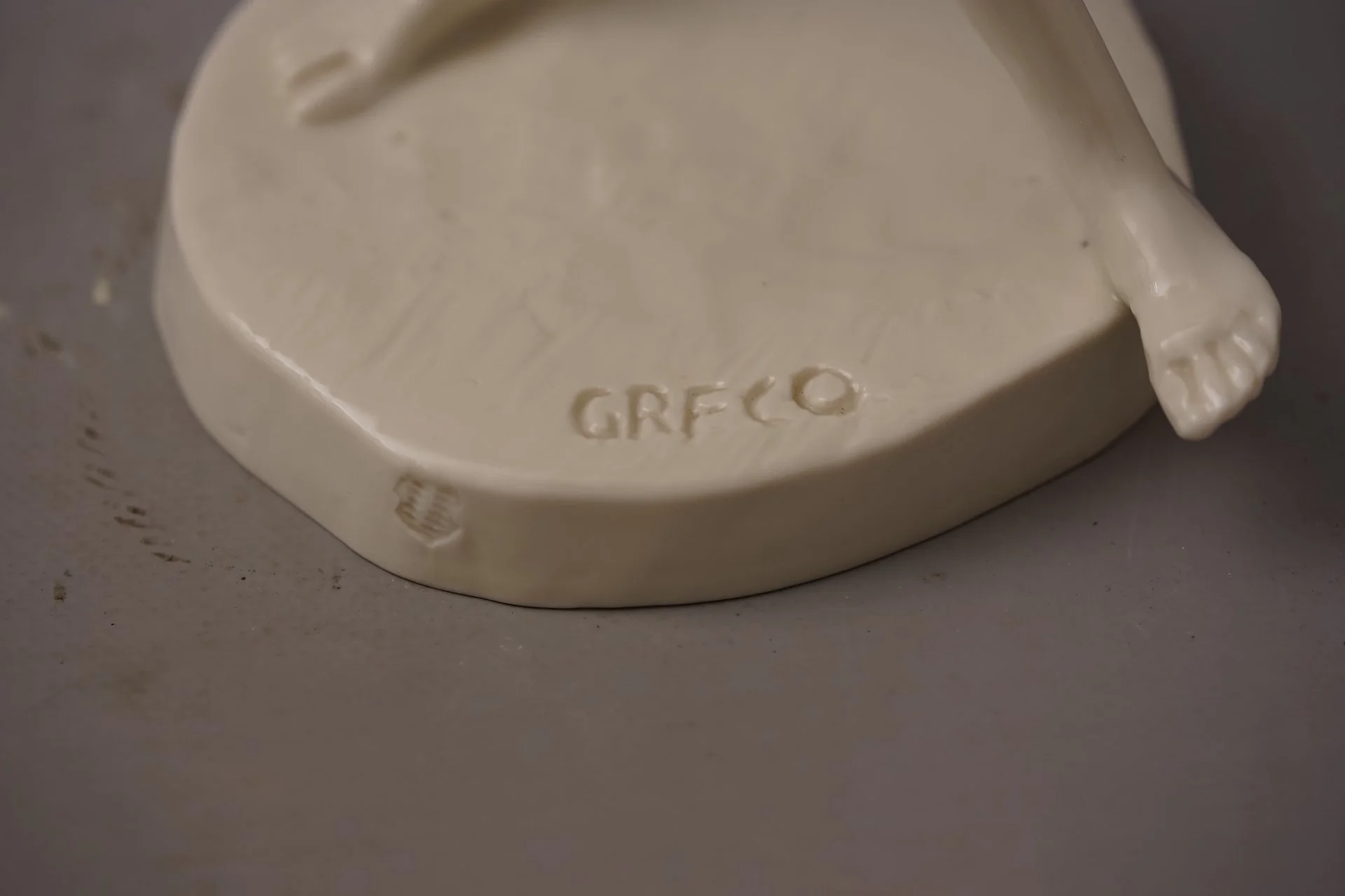 Mid-Century Modern female nude by Emilio Greco for Nymphenburg 551.JPG