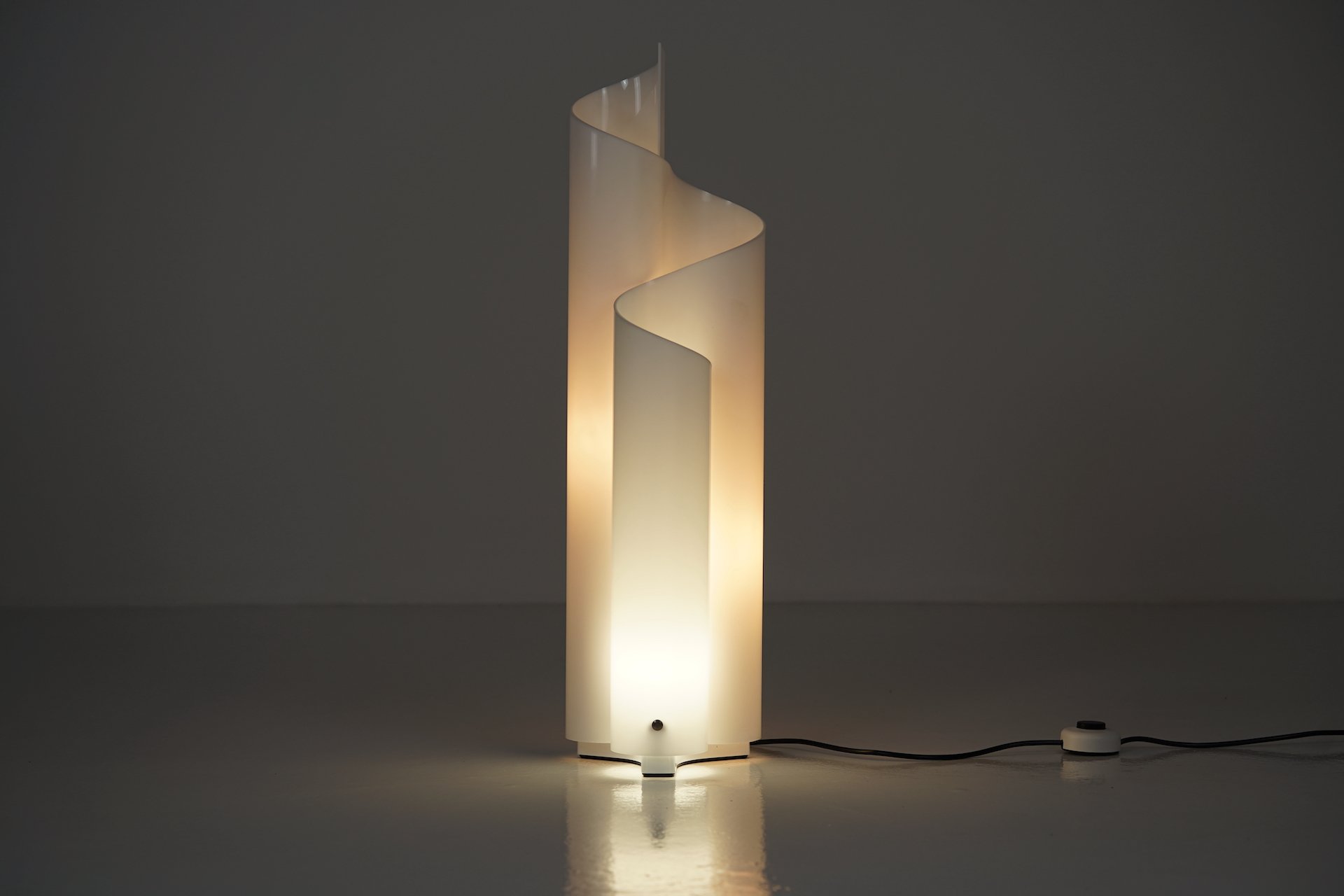 Table Lamp Mezzachimera by Vico Magistretti for Artemide 877.JPG