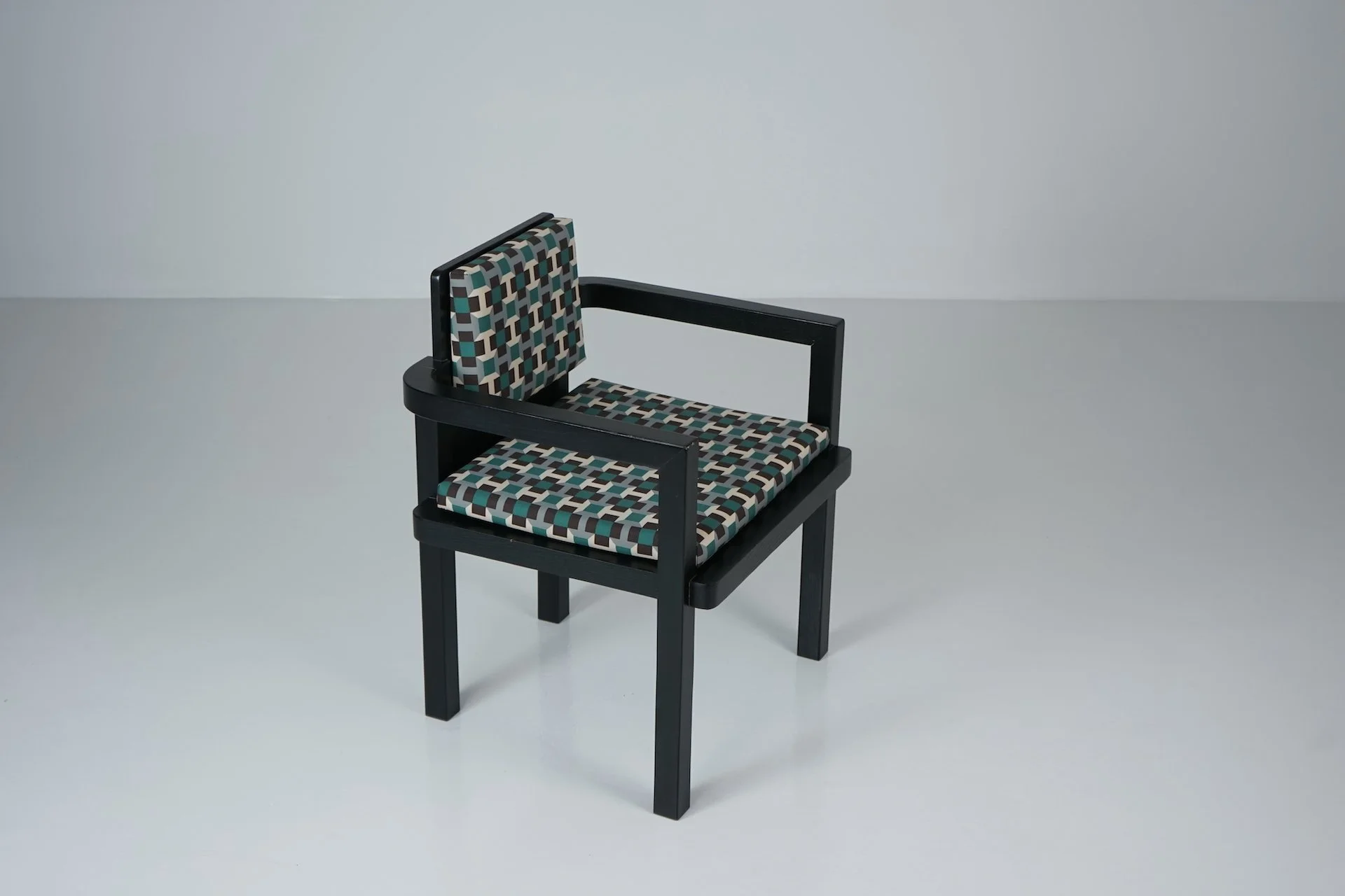 Modell D 51 Bauhaus Stuhl mit Hermès Stoff bezogen von Walter Gropius für Tecta, 1920er 942.JPG