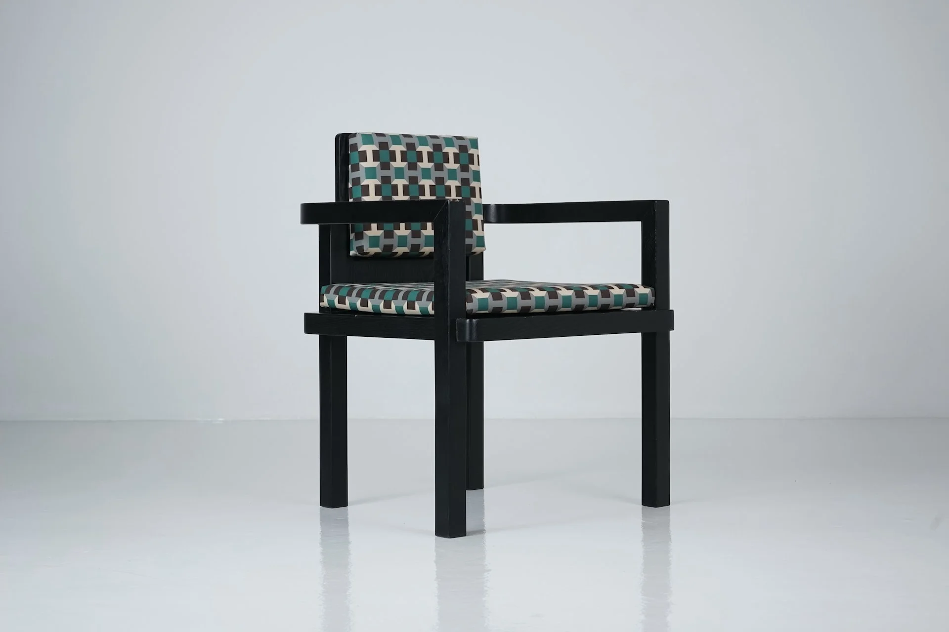 Modell D 51 Bauhaus Stuhl mit Hermès Stoff bezogen von Walter Gropius für Tecta, 1920er 933.JPG