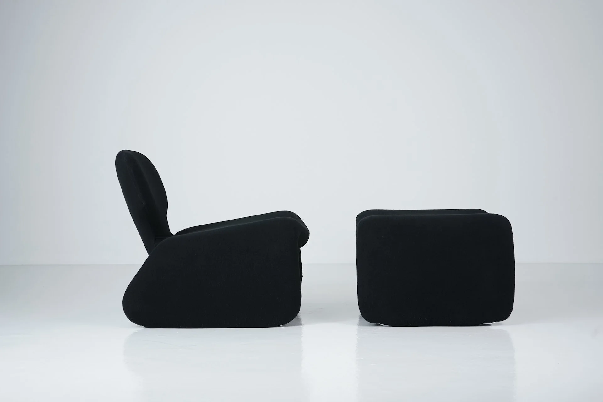 Djinn Armchair and Ottoman by Olivier Mourgue for Airborne 909.JPG