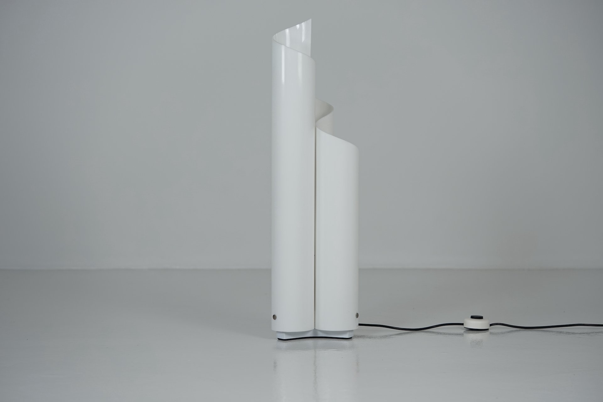 Table Lamp Mezzachimera by Vico Magistretti for Artemide 871.JPG