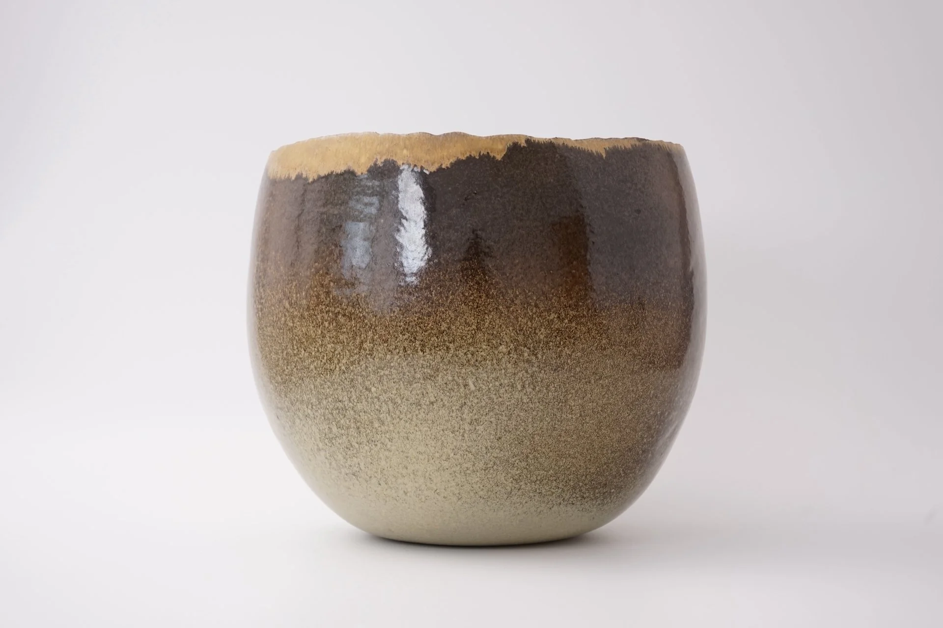 Large Studio Ceramic Bowl by Sabine Jeck Keramik 1898.JPG