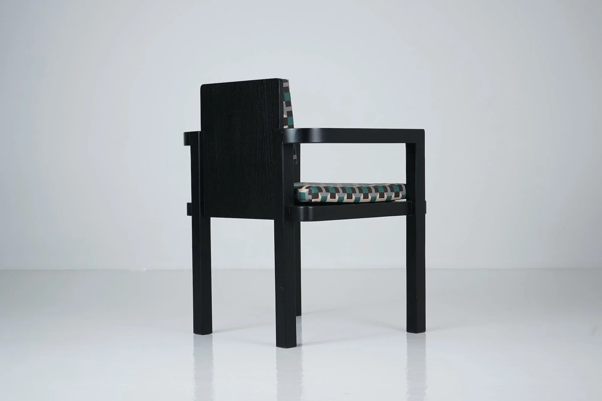 Modell D 51 Bauhaus Stuhl mit Hermès Stoff bezogen von Walter Gropius für Tecta, 1920er 934.JPG